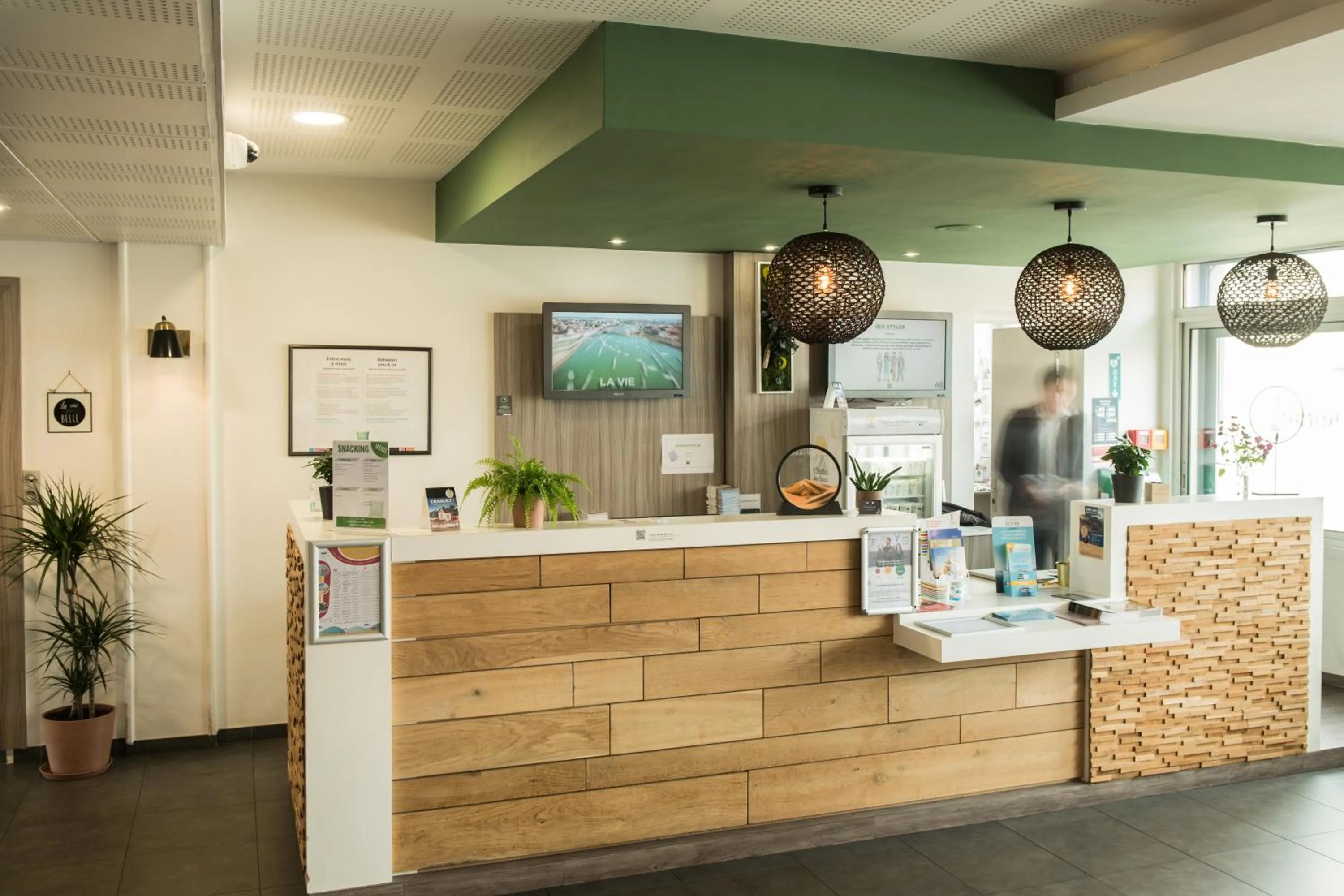 Lobby or reception in ibis Styles St Gilles Croix de Vie centre-ville