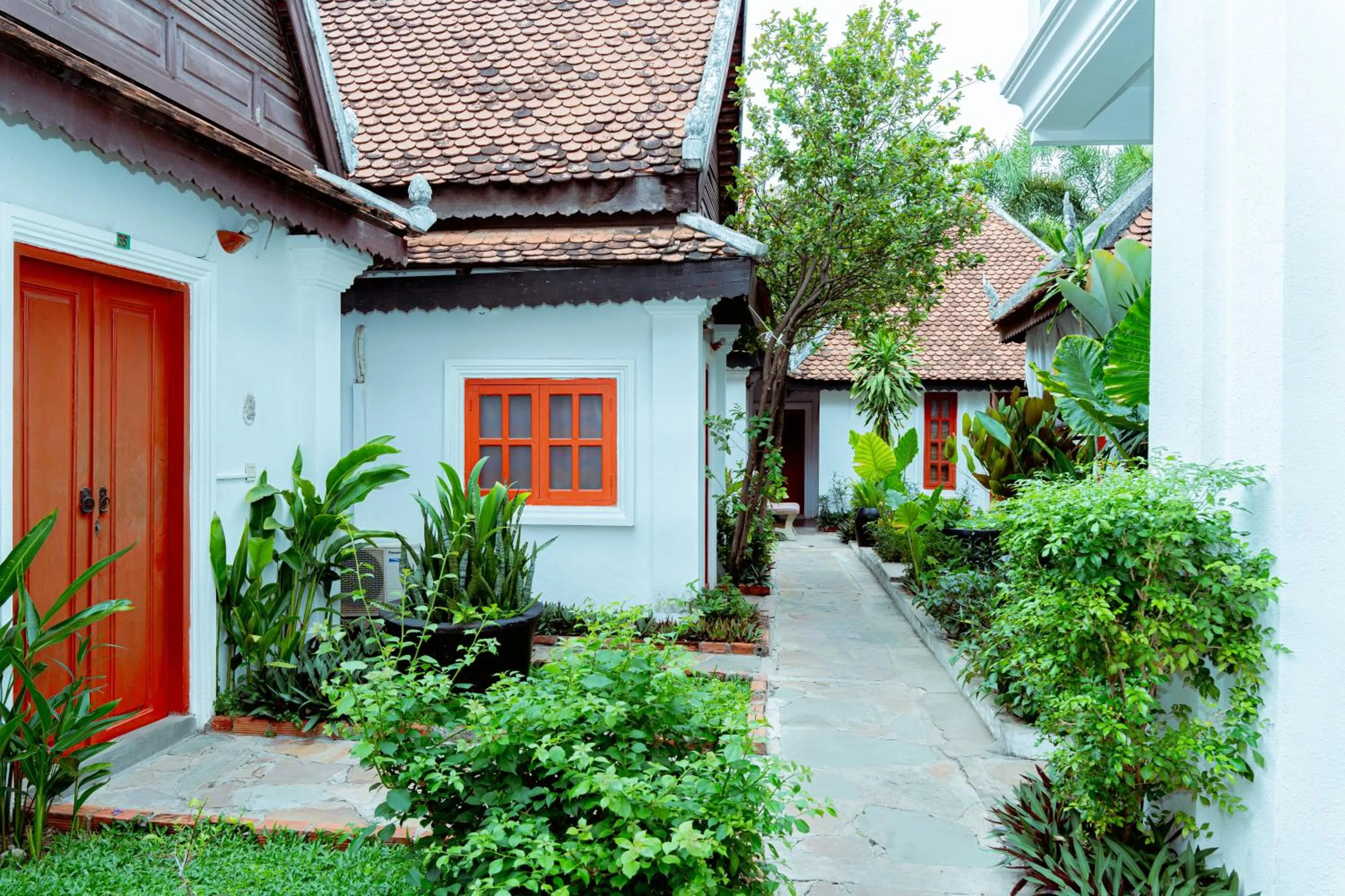 Garden in Villa Wat Damnak