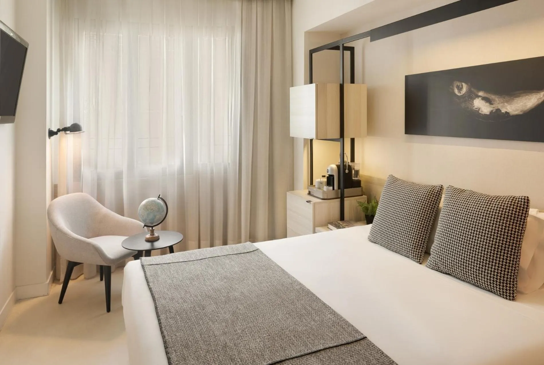 Photo of the whole room, Bed in Hotel Denit Barcelona