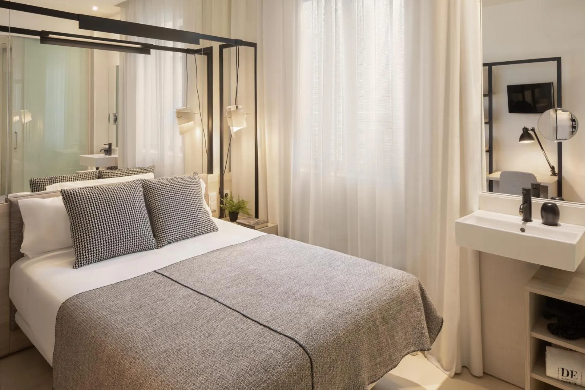 Photo of the whole room, Bed in Hotel Denit Barcelona