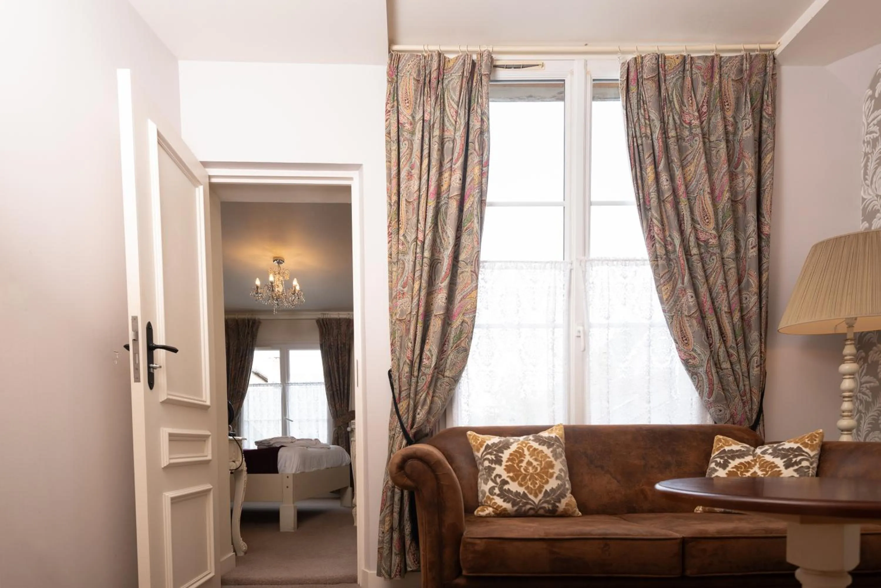 Bedroom, Bed in Logis Hotel De France