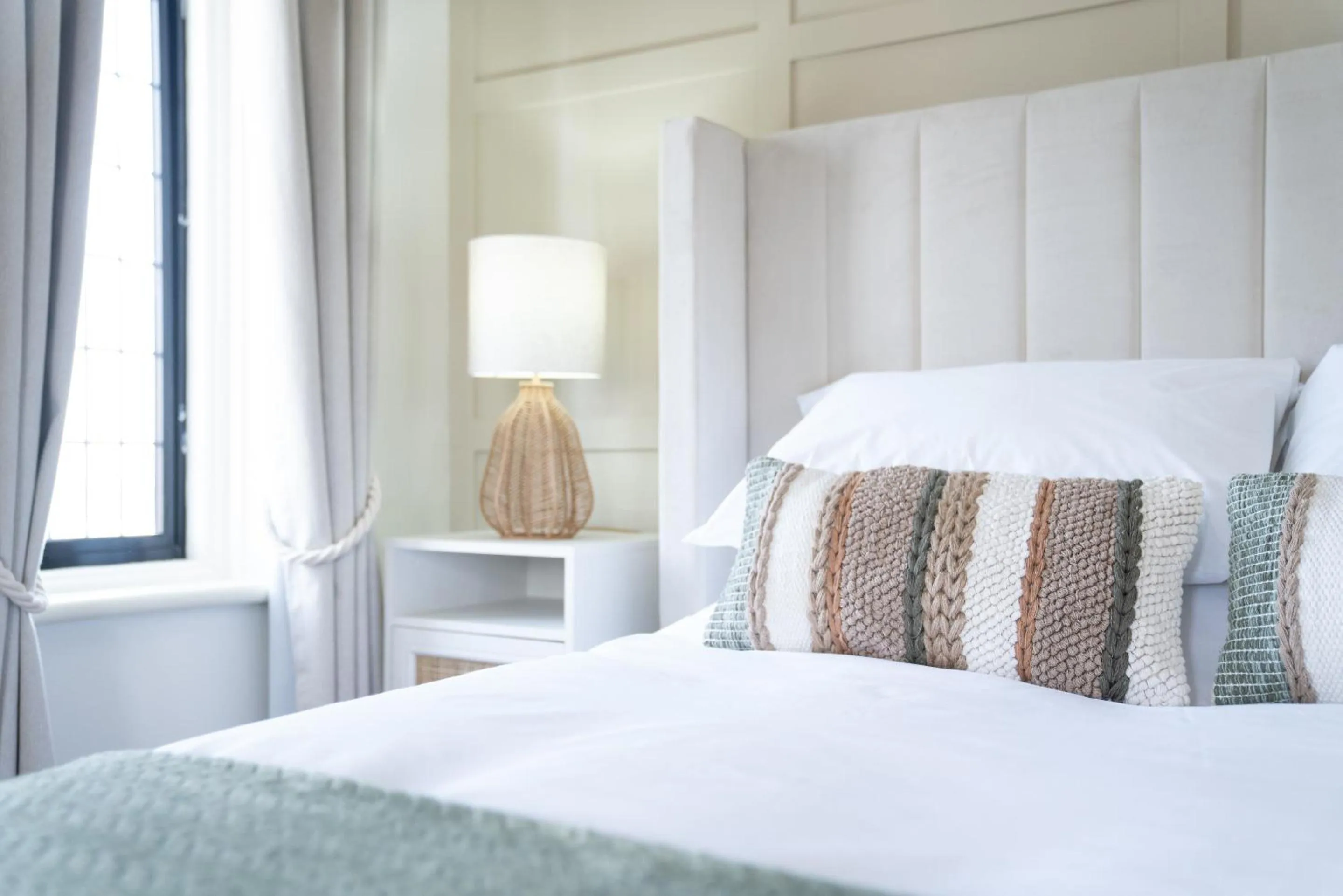 Bedroom, Bed in The Crab And Lobster Inn