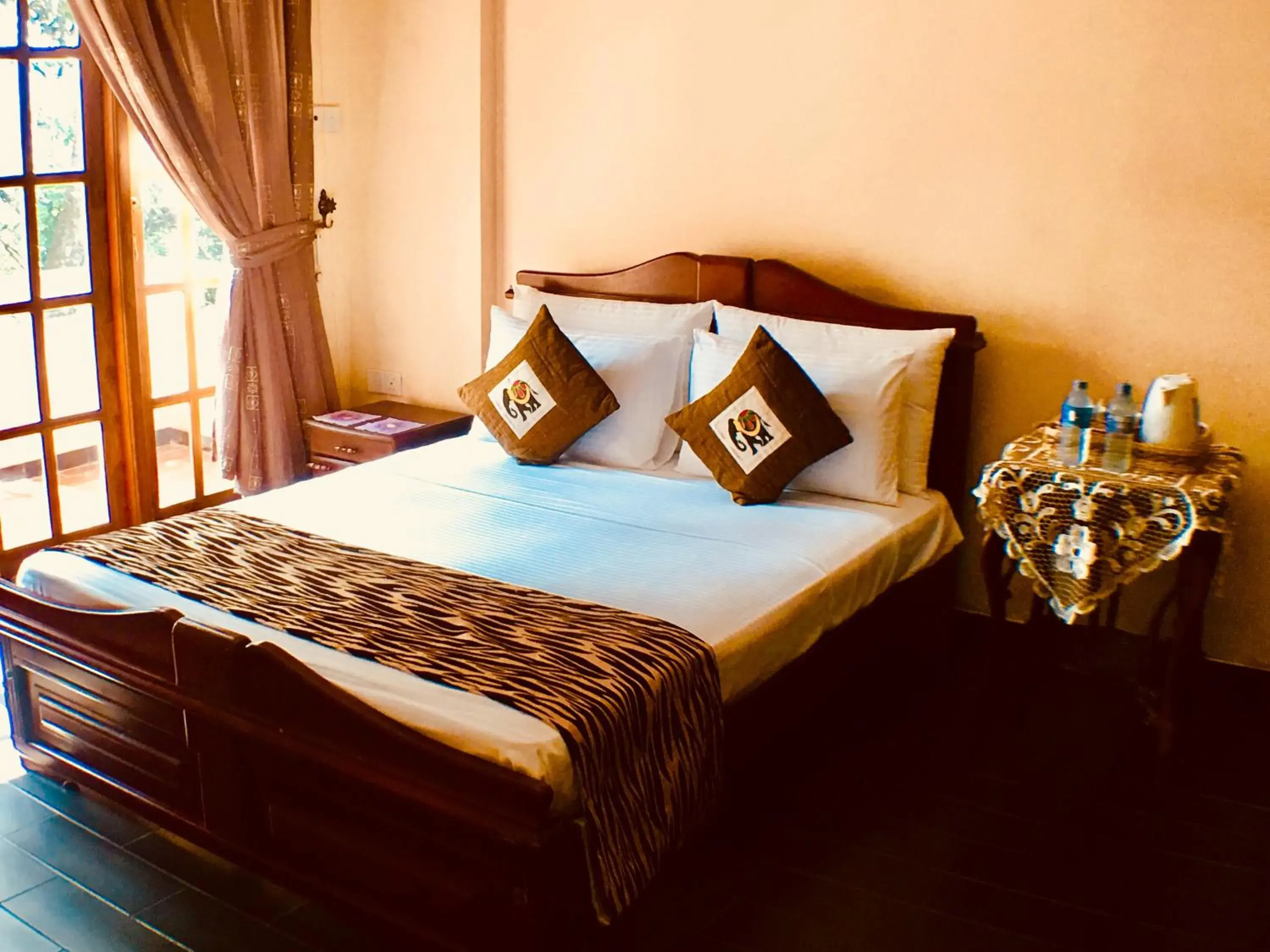 Deluxe Double Room with Bath - single occupancy in Villa Familia Deluxe Double Room with Bath - single occupancy in Villa Familia