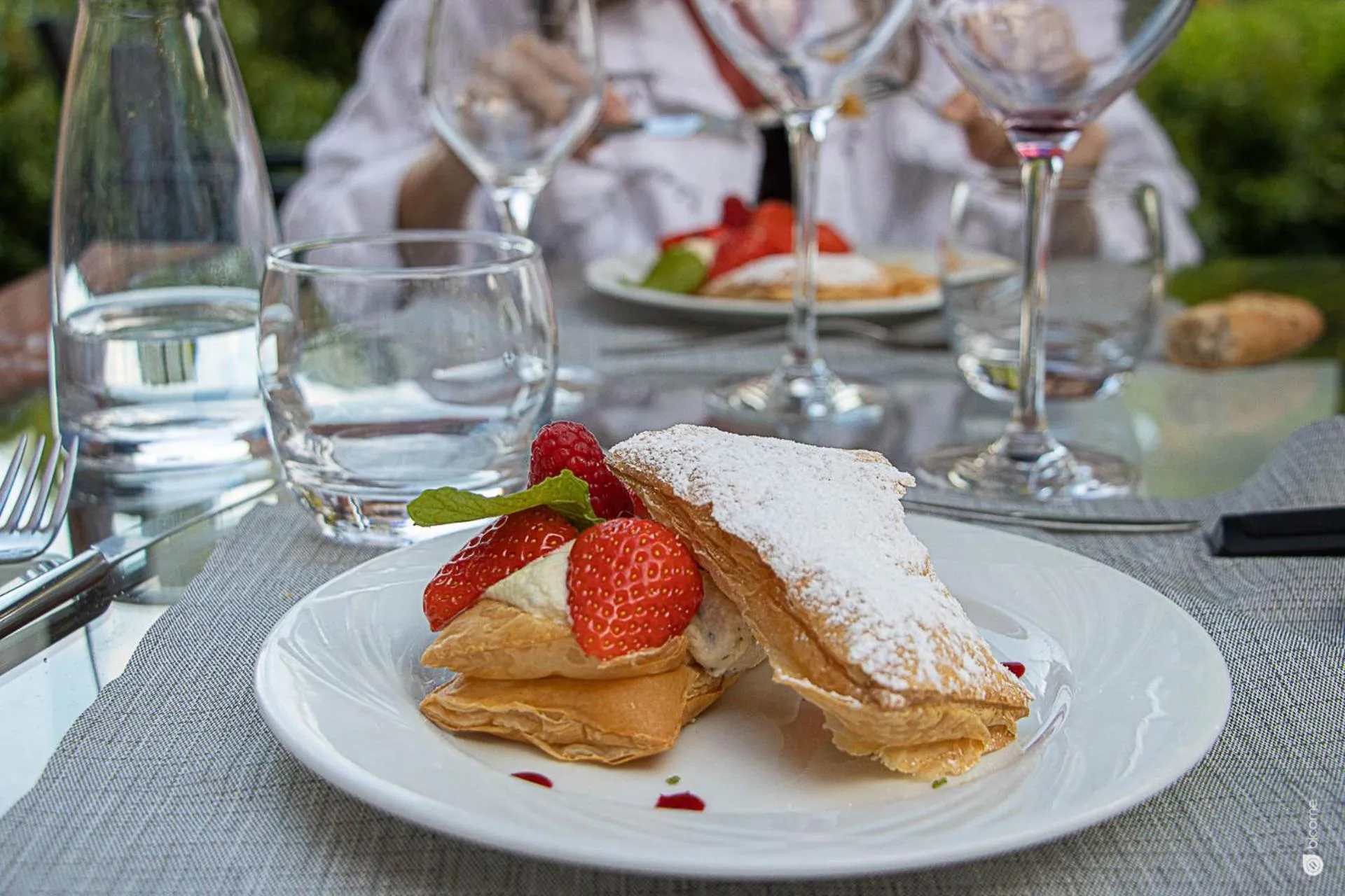 Food in Logis Hôtel & Restaurant - Le Relais de Montigny