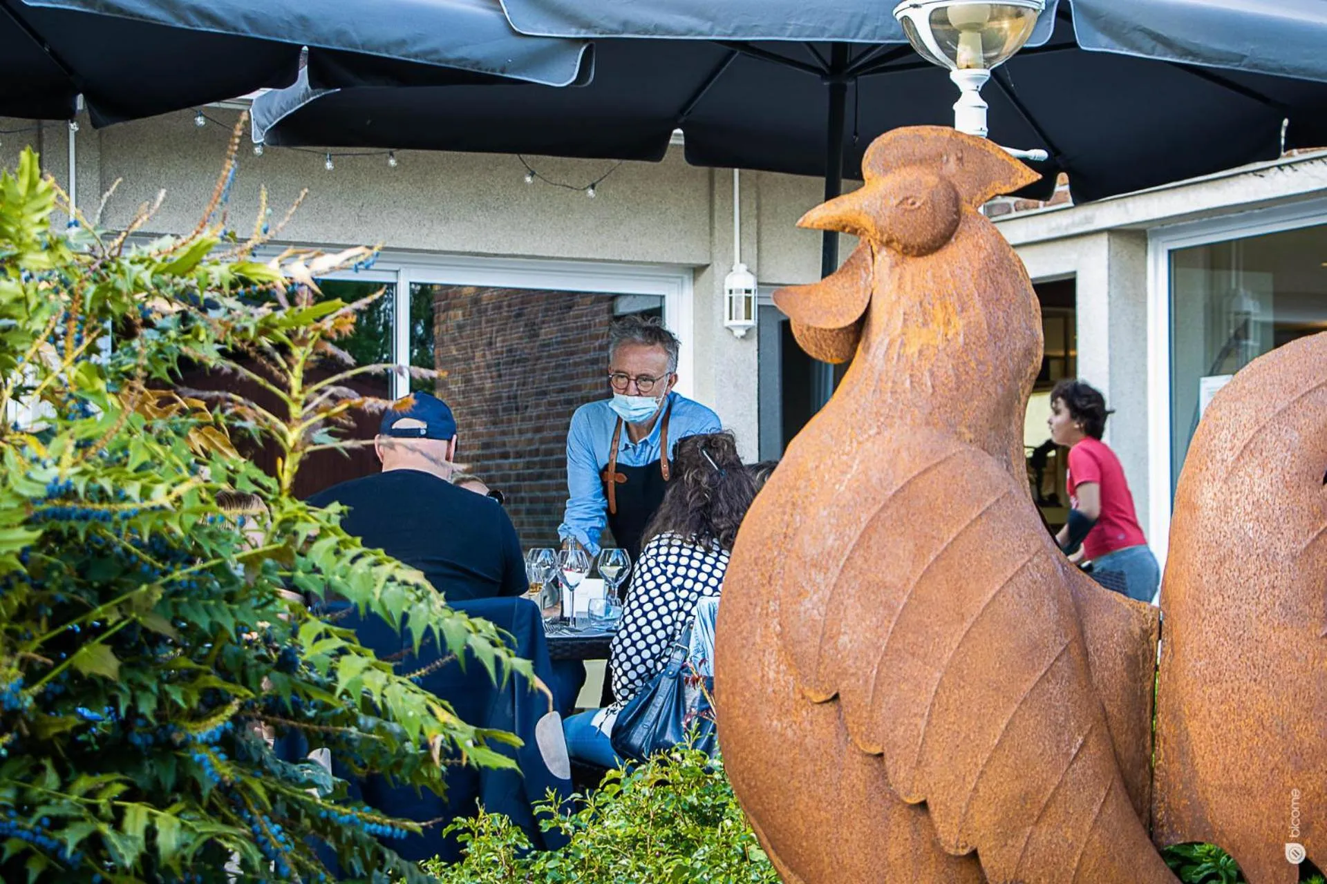 Patio in Logis Hôtel & Restaurant - Le Relais de Montigny