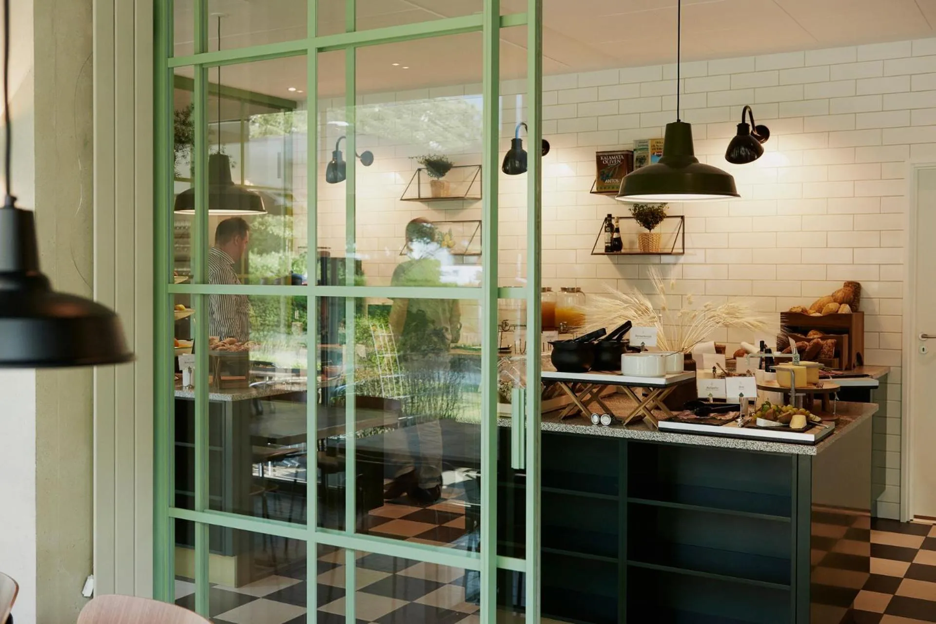 Restaurant/places to eat in Hotel Britannia