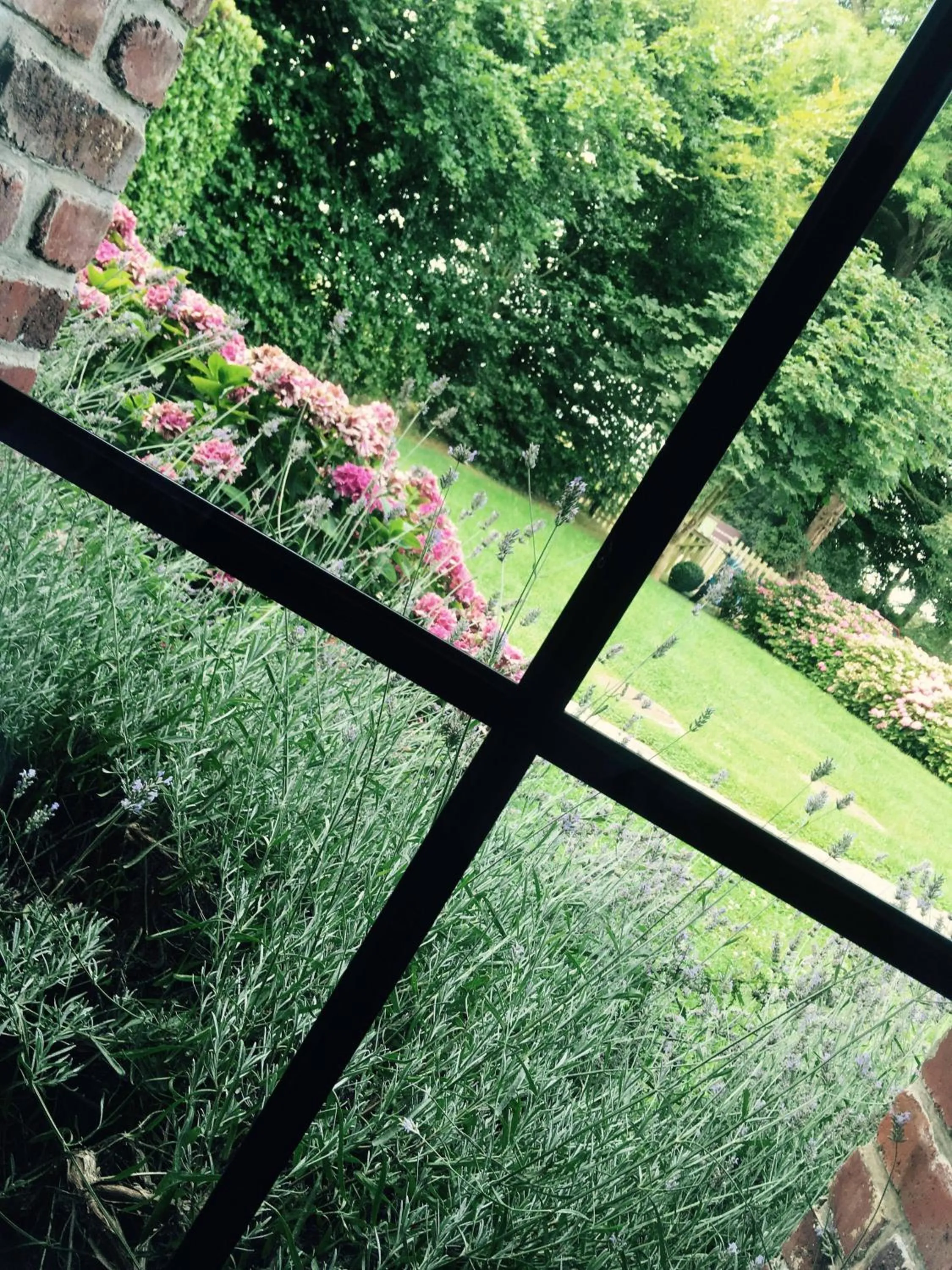 Garden view in Clos Masure hôtel de campagne