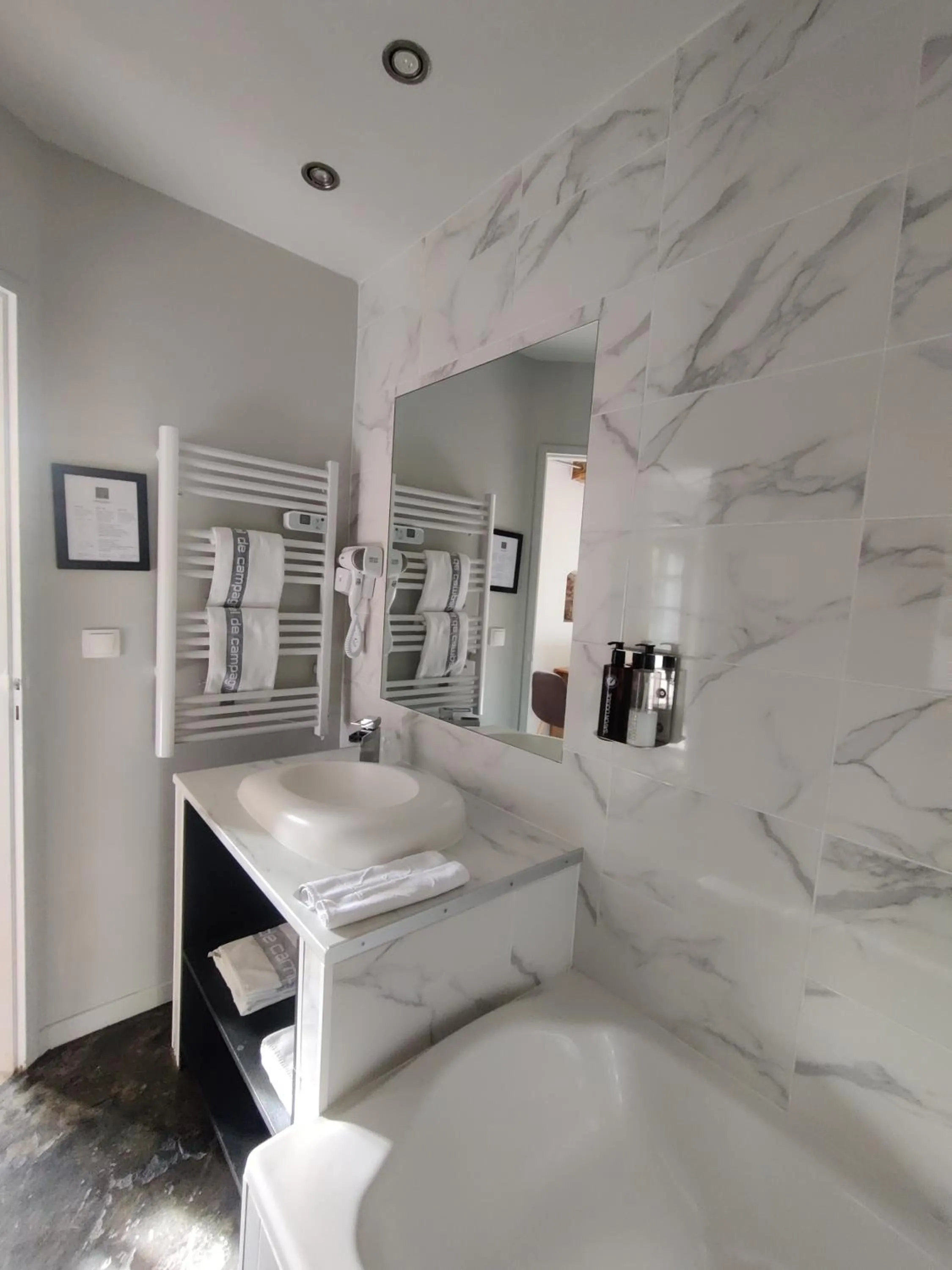 Bathroom in Clos Masure hôtel de campagne