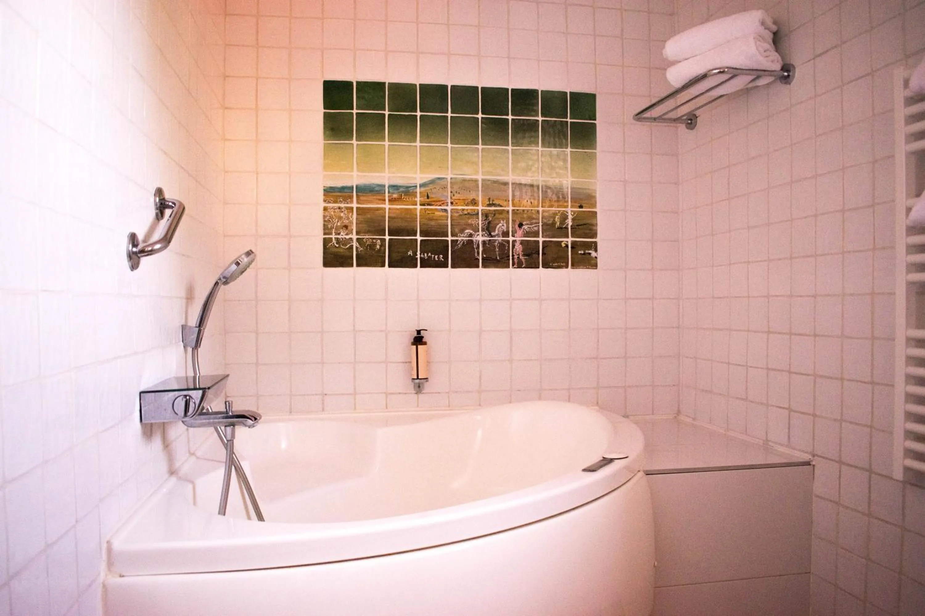 Hot Tub in Le Relais Des Trois Mas