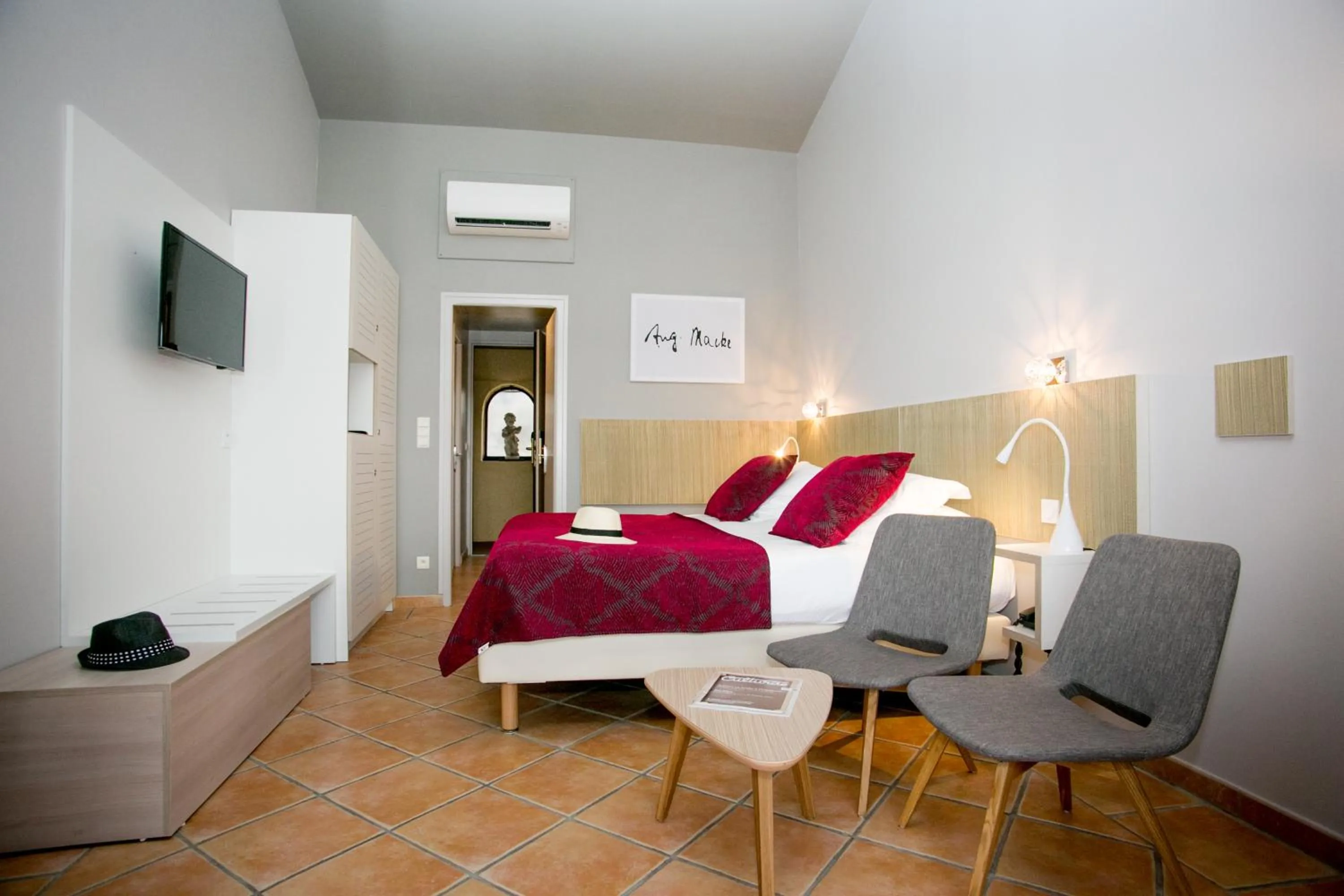 Photo of the whole room, Bed in Le Relais Des Trois Mas