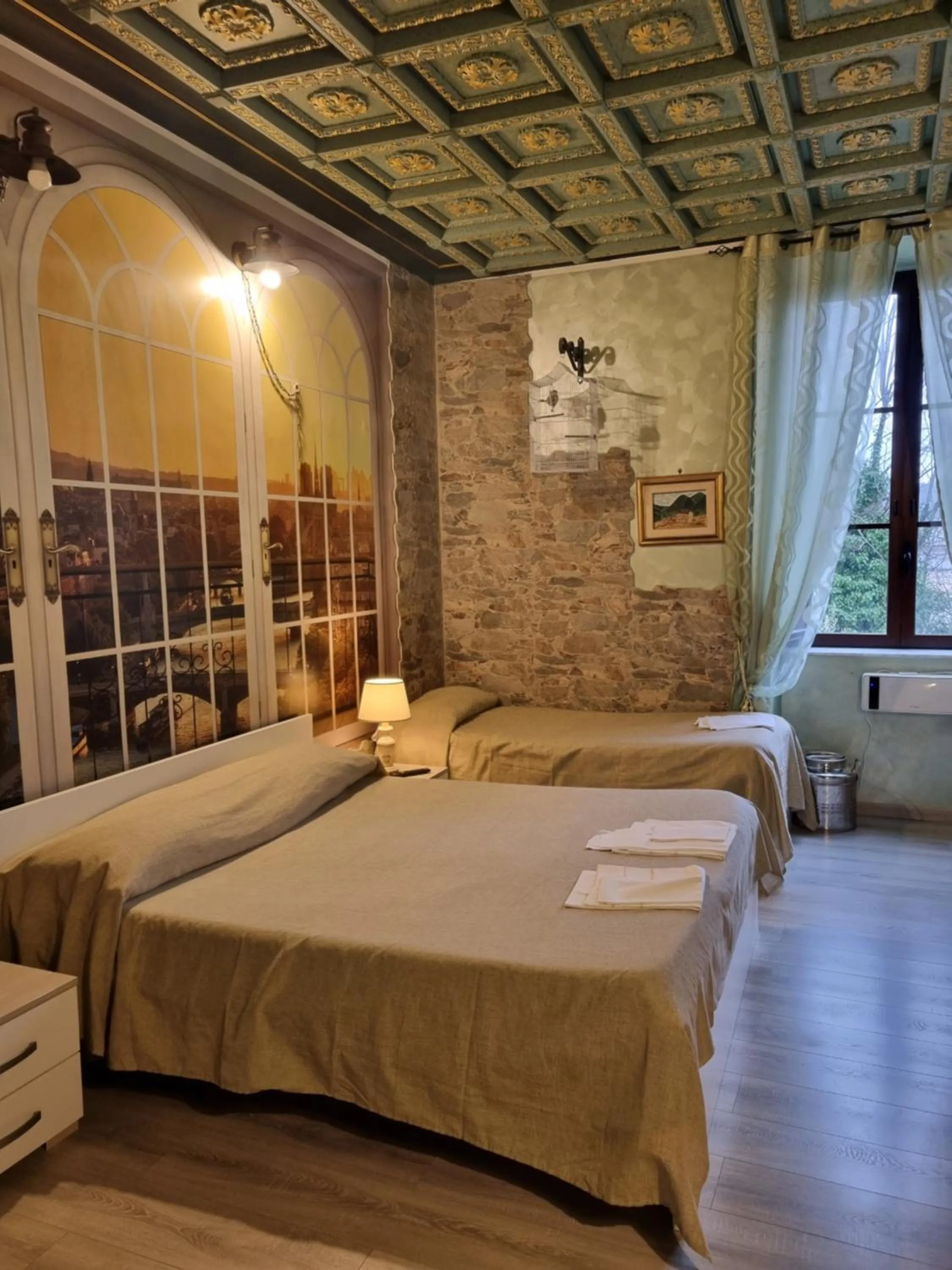 Photo of the whole room, Bed in Palazzo Moraschi Subiaco