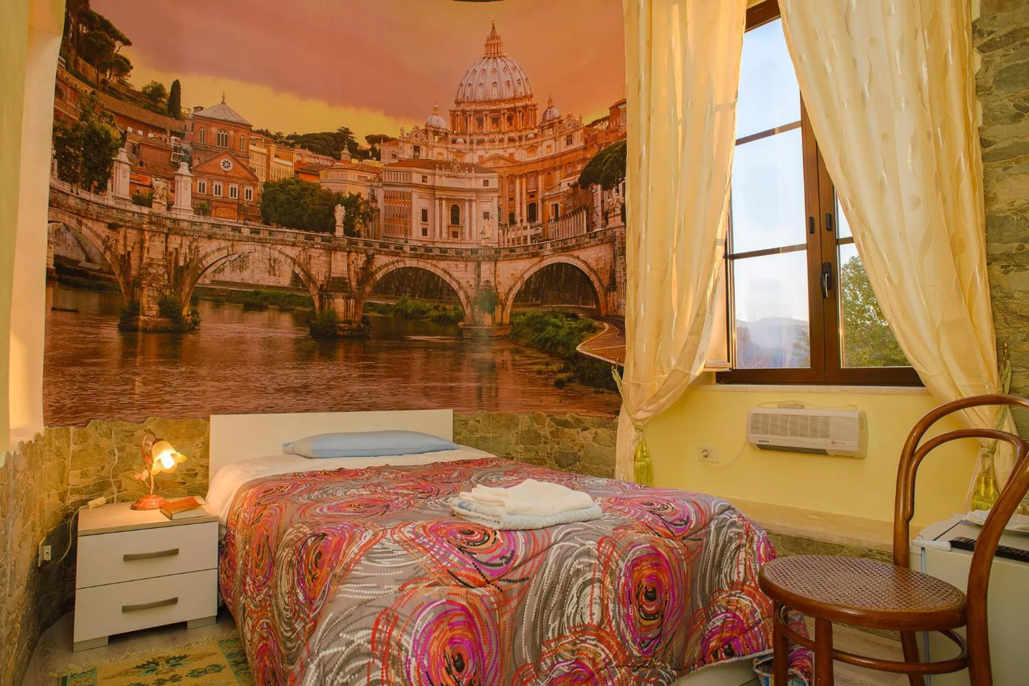 Photo of the whole room, Bed in Palazzo Moraschi Subiaco