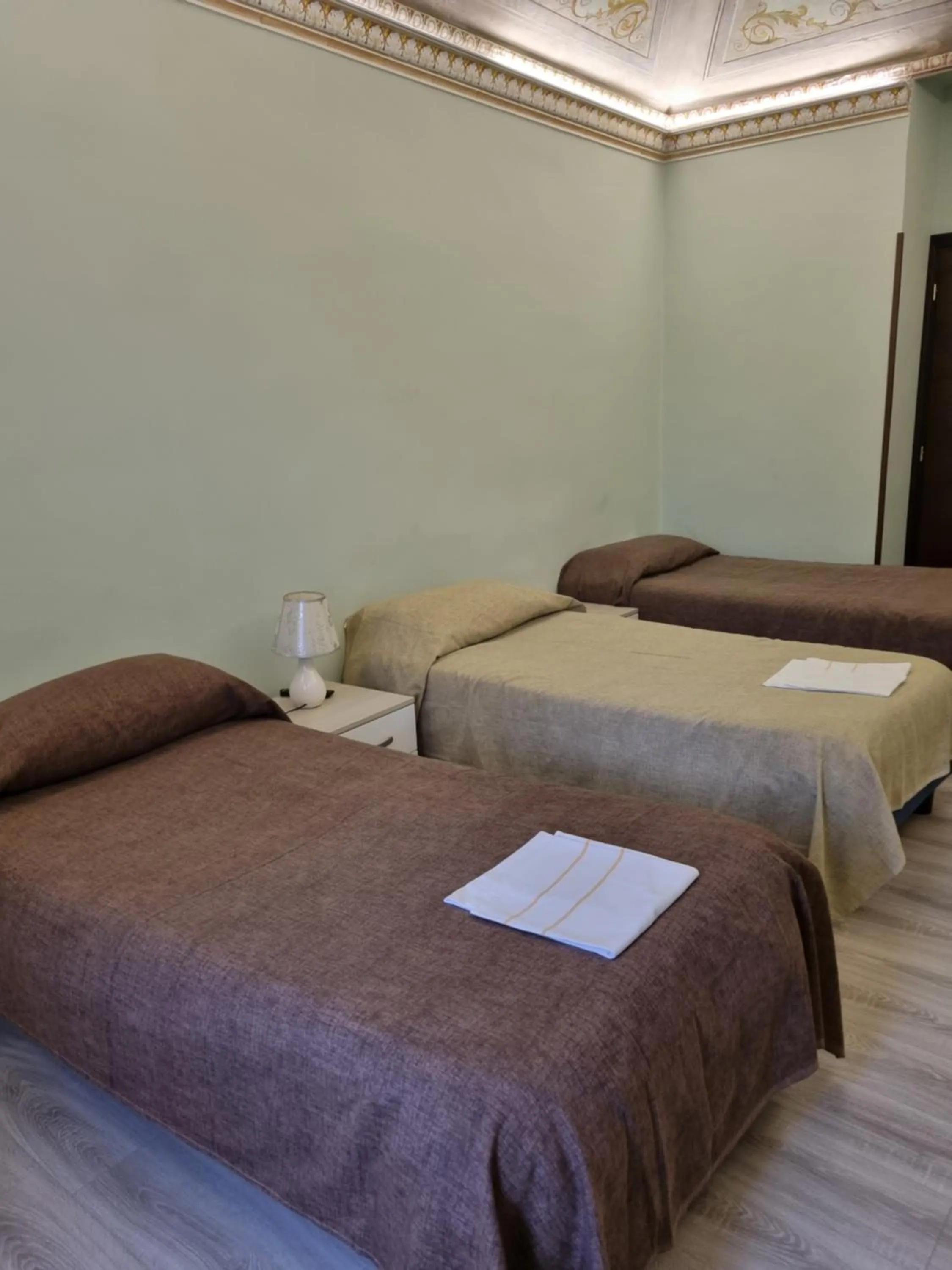 Photo of the whole room, Bed in Palazzo Moraschi Subiaco