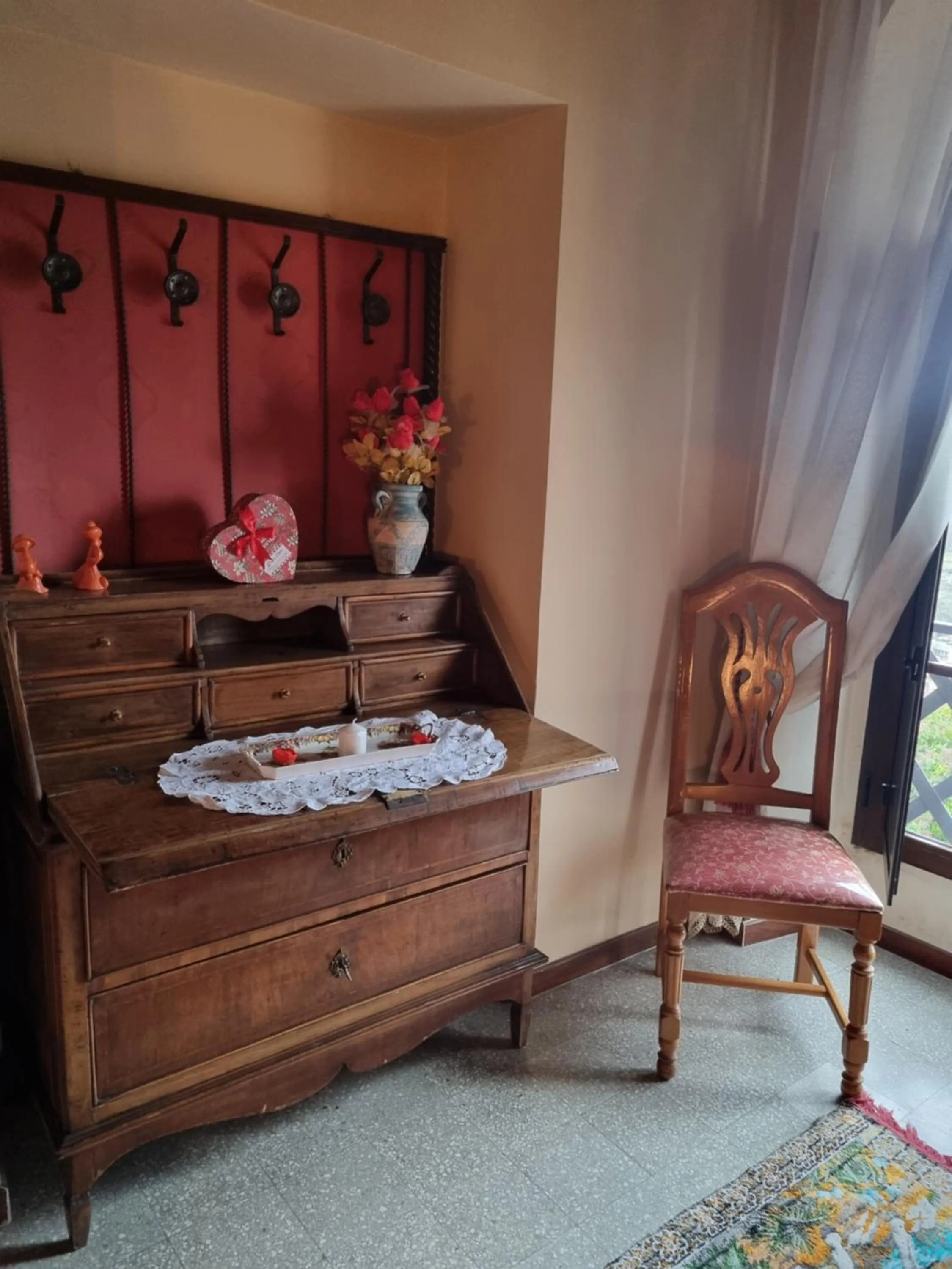 Seating area in Palazzo Moraschi Subiaco