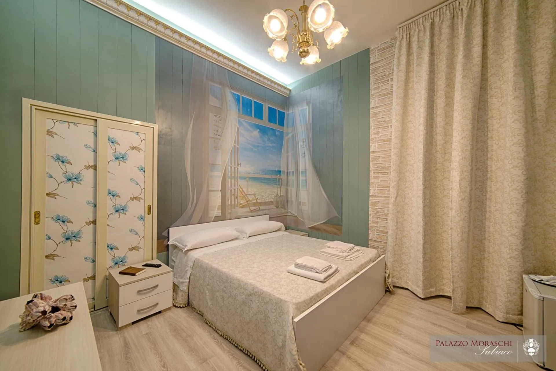 Photo of the whole room, Bed in Palazzo Moraschi Subiaco