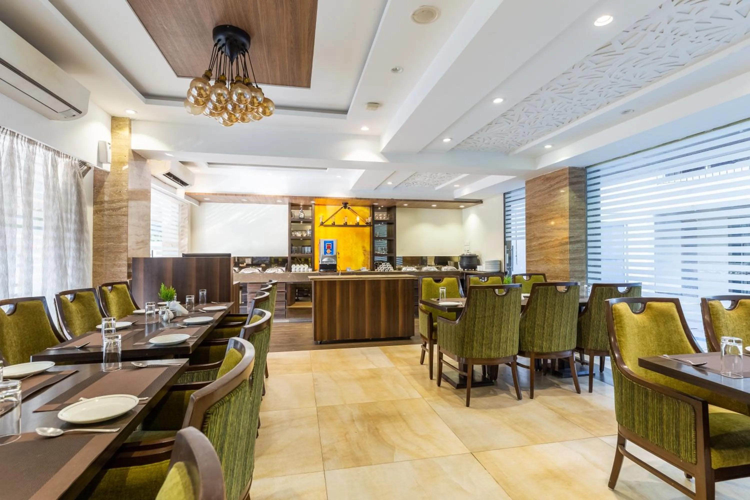 Restaurant/places to eat in Calux Grand Inn Calangute - Formerly Amara Grand Inn