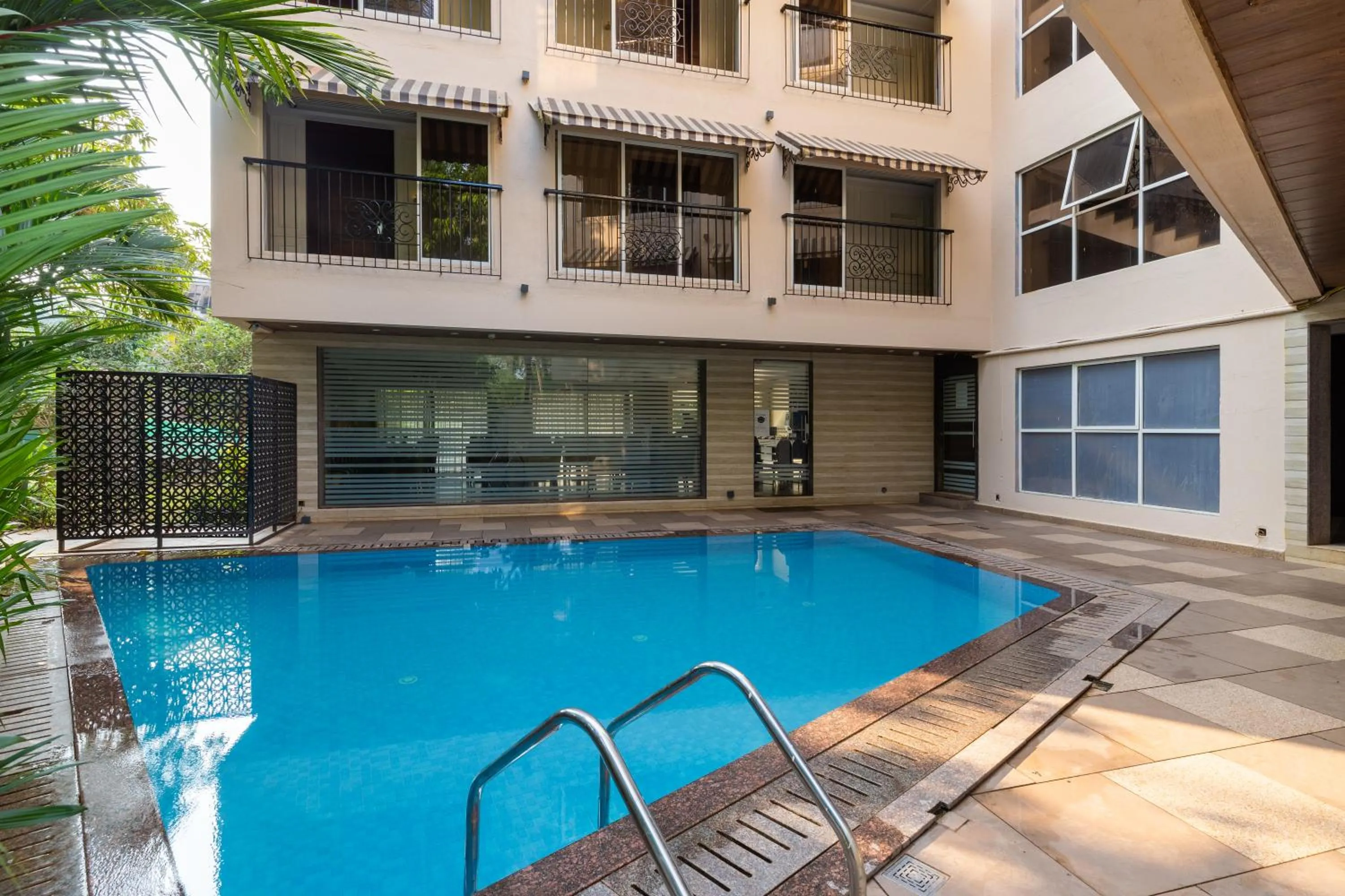 Swimming pool in Calux Grand Inn Calangute - Formerly Amara Grand Inn