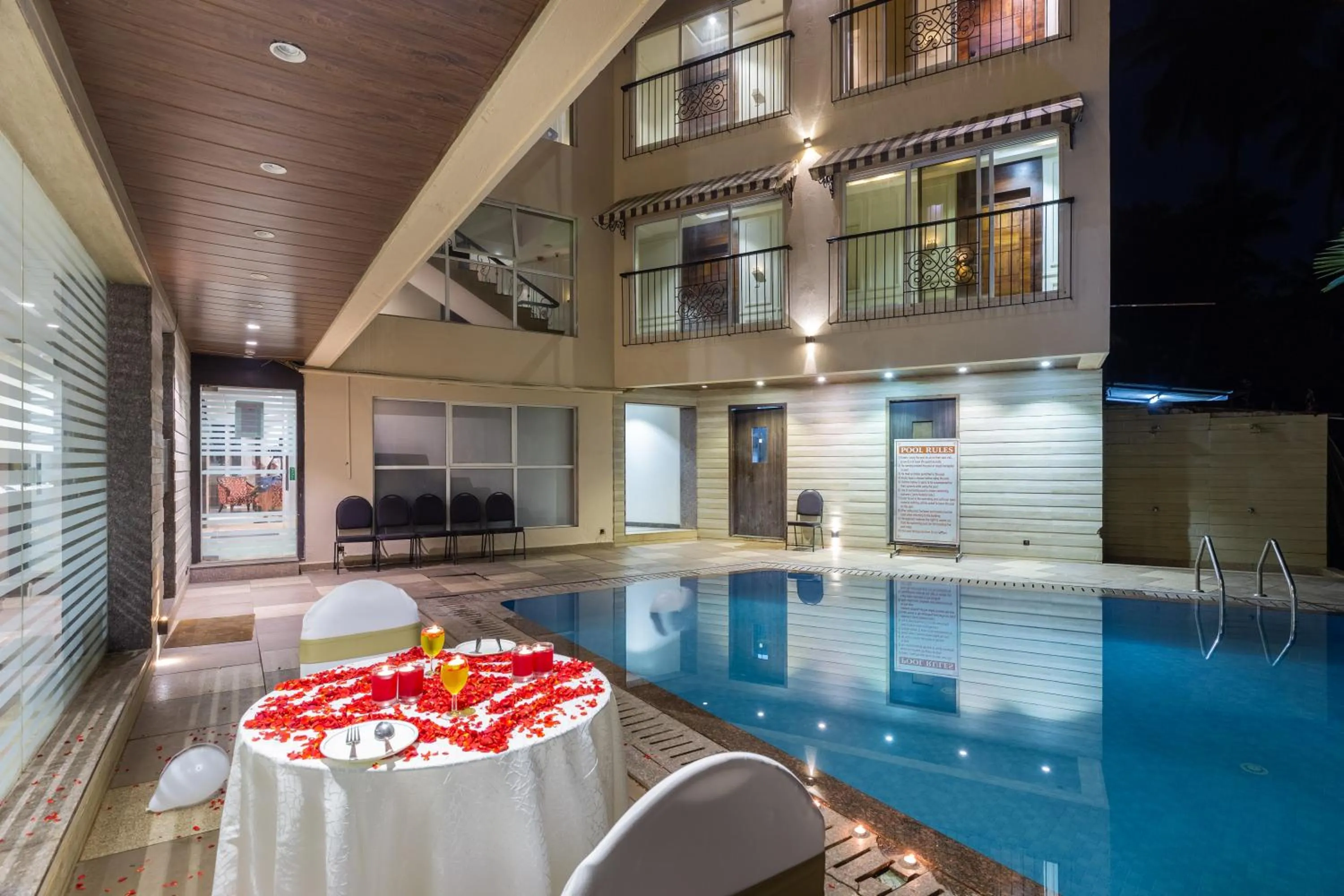 Swimming pool in Calux Grand Inn Calangute - Formerly Amara Grand Inn