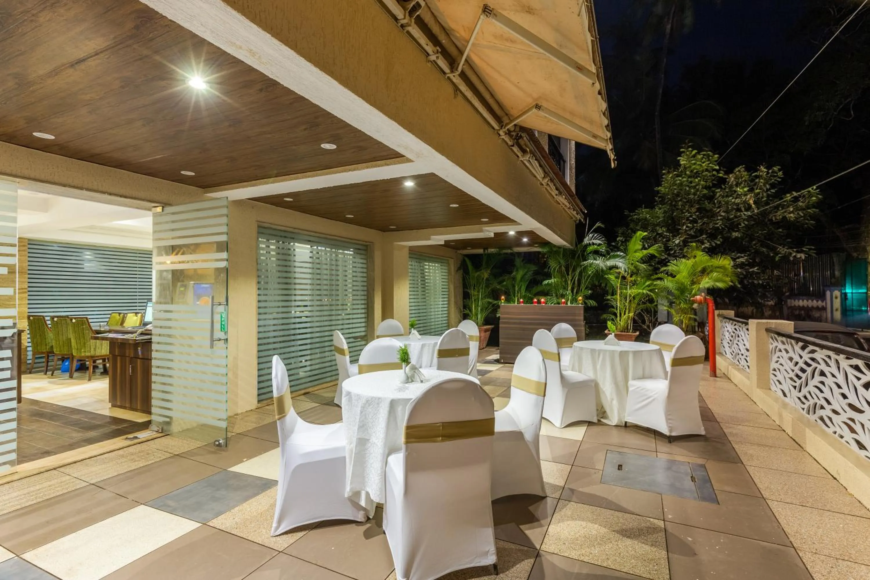 Restaurant/places to eat in Calux Grand Inn Calangute - Formerly Amara Grand Inn