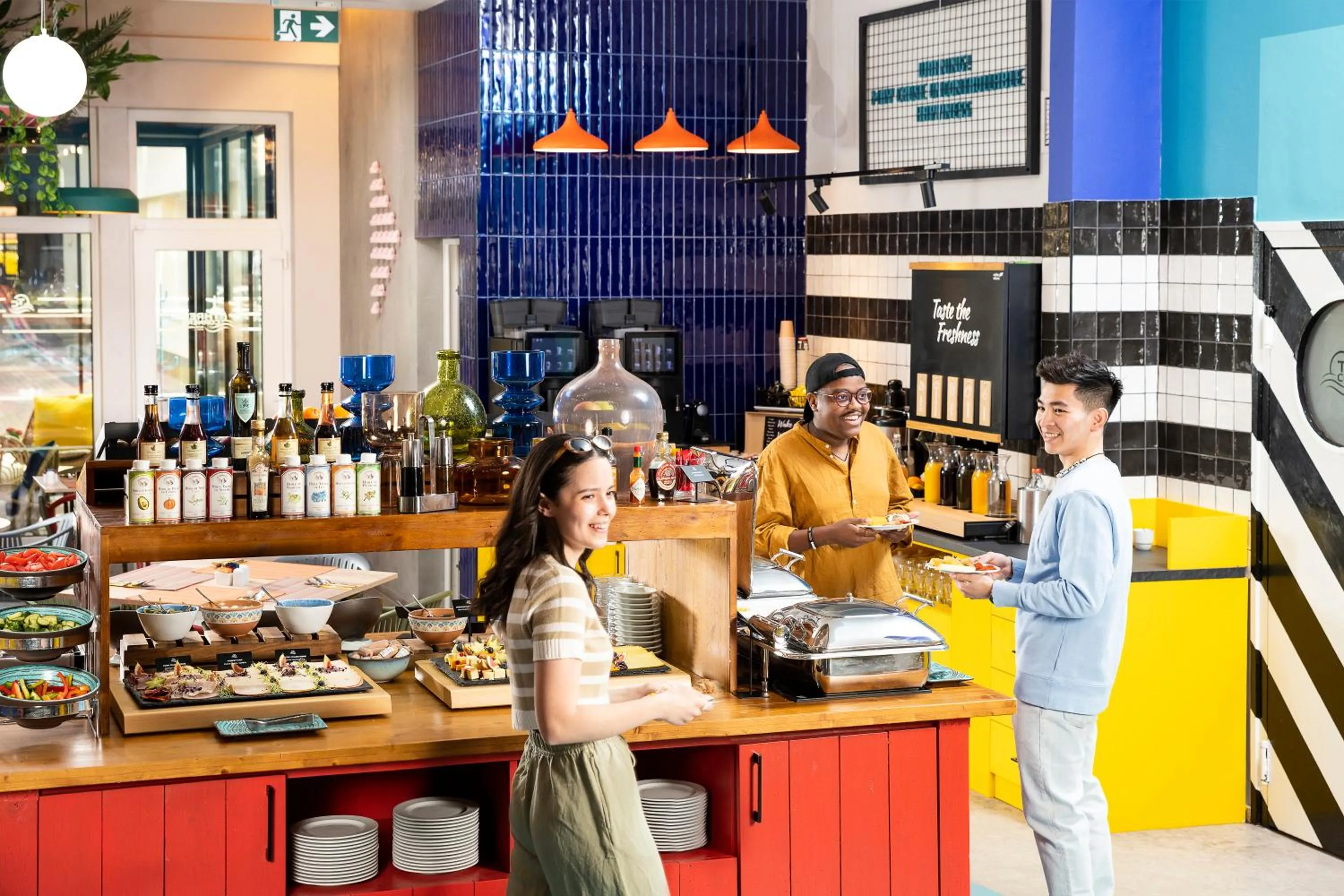 Restaurant/places to eat in Three Corners Hotel Anna