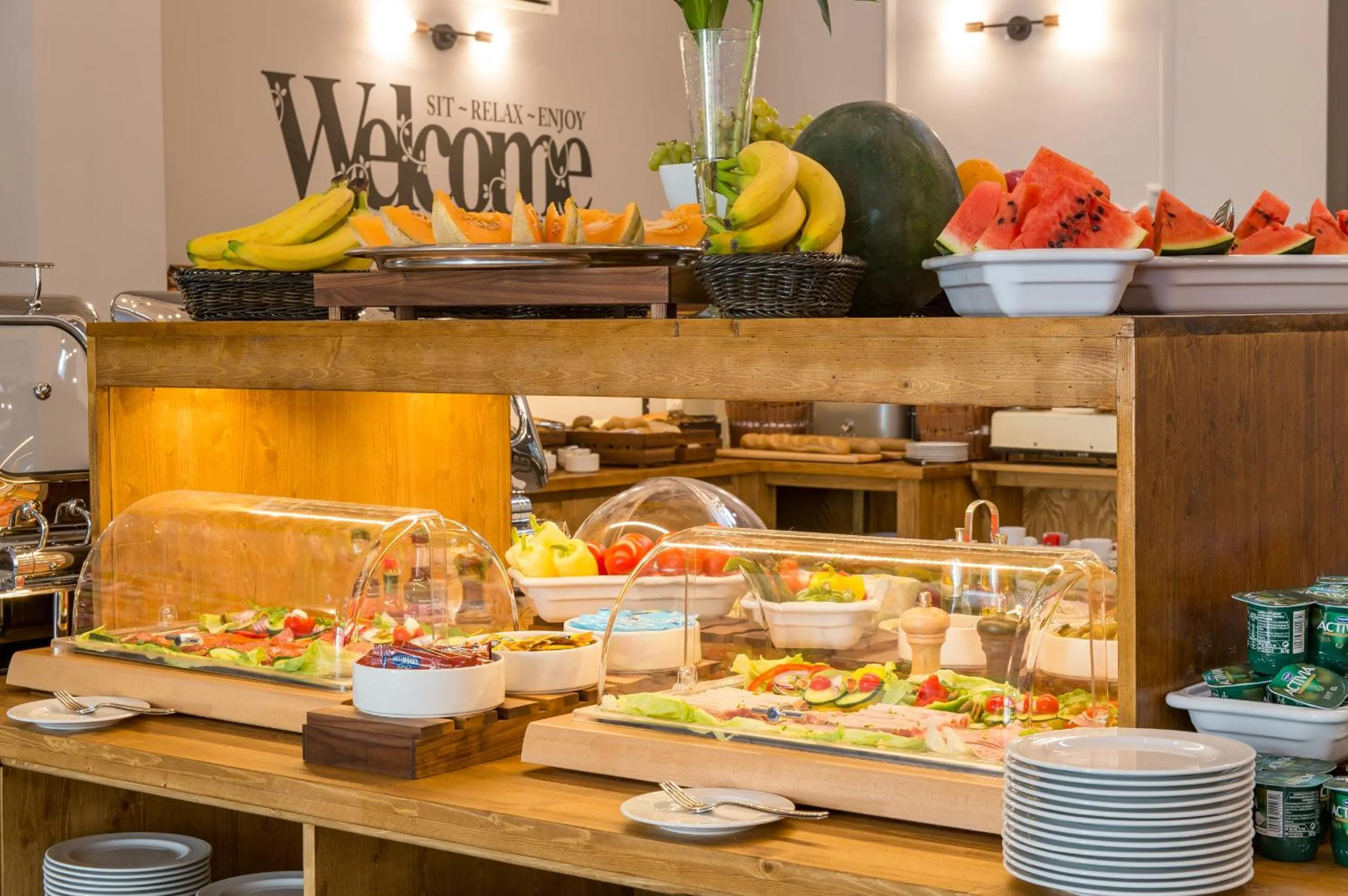 Food and drinks in Three Corners Hotel Anna