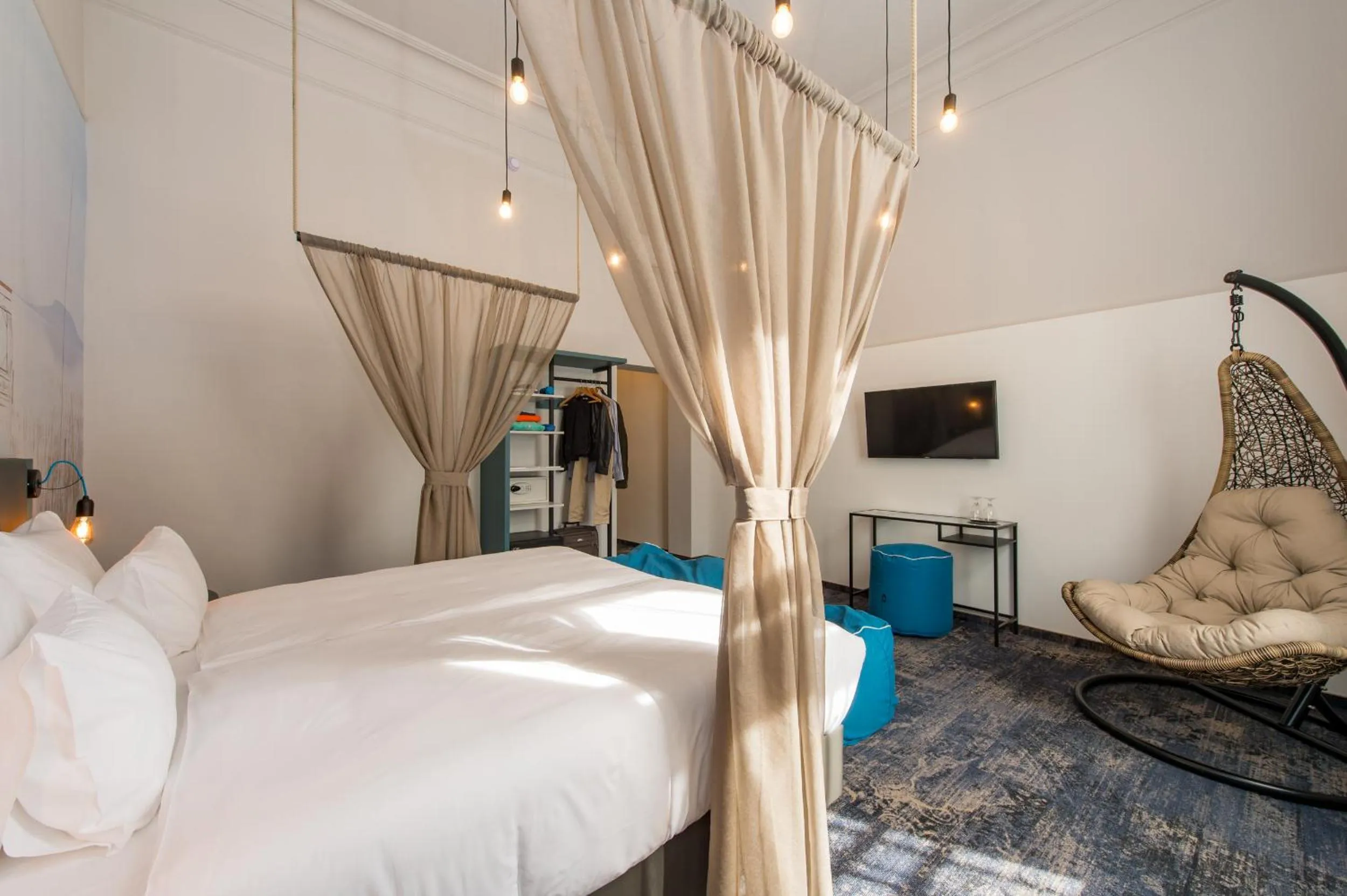 Bed in Three Corners Hotel Anna