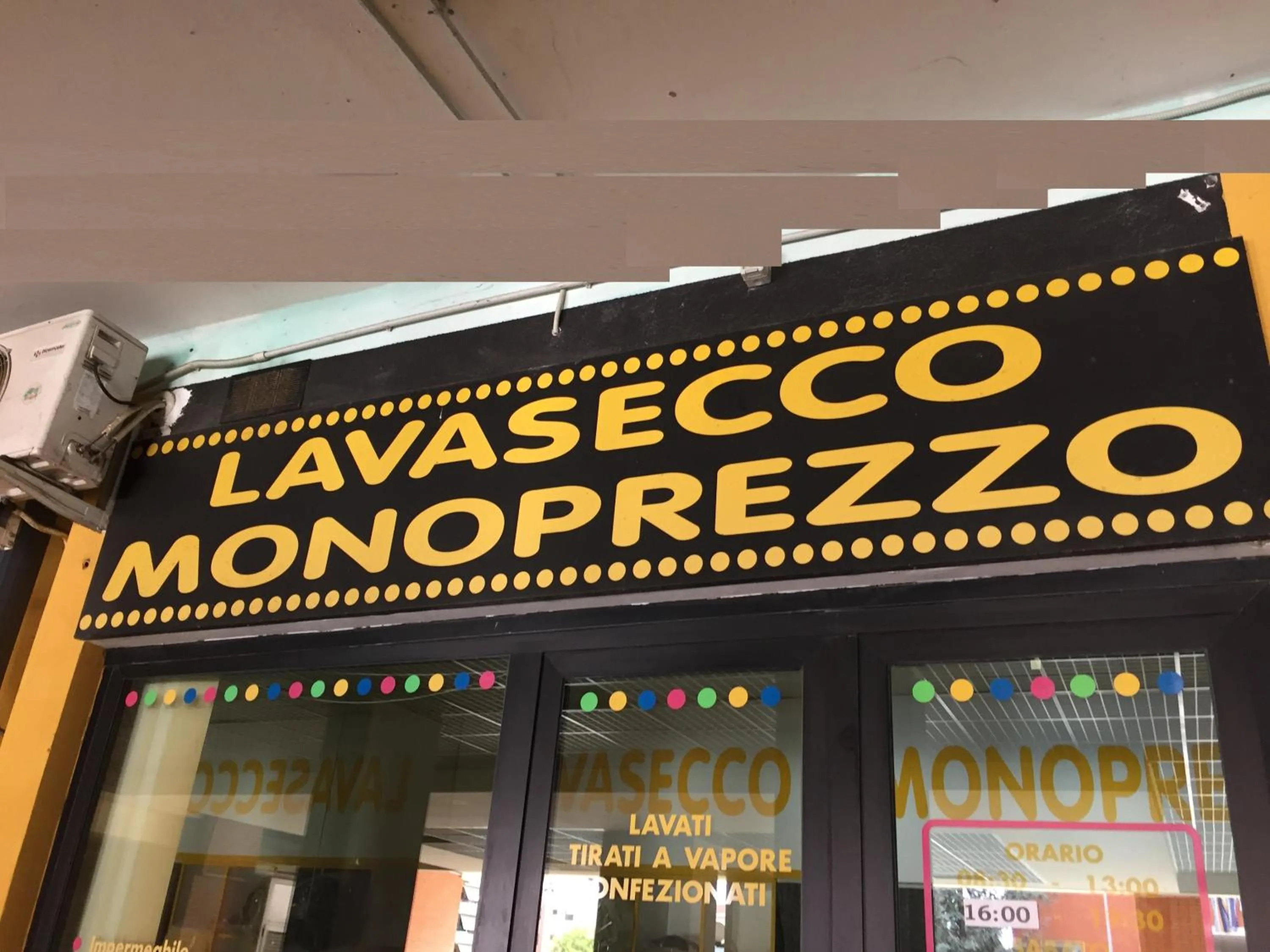 On-site shops in Salieri Apartment