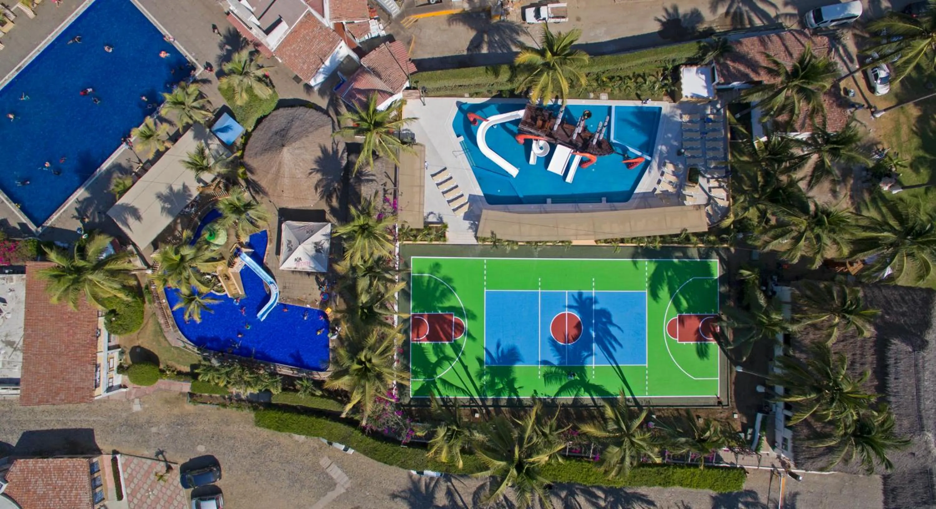 Pool view in Vista Playa de Oro Manzanillo