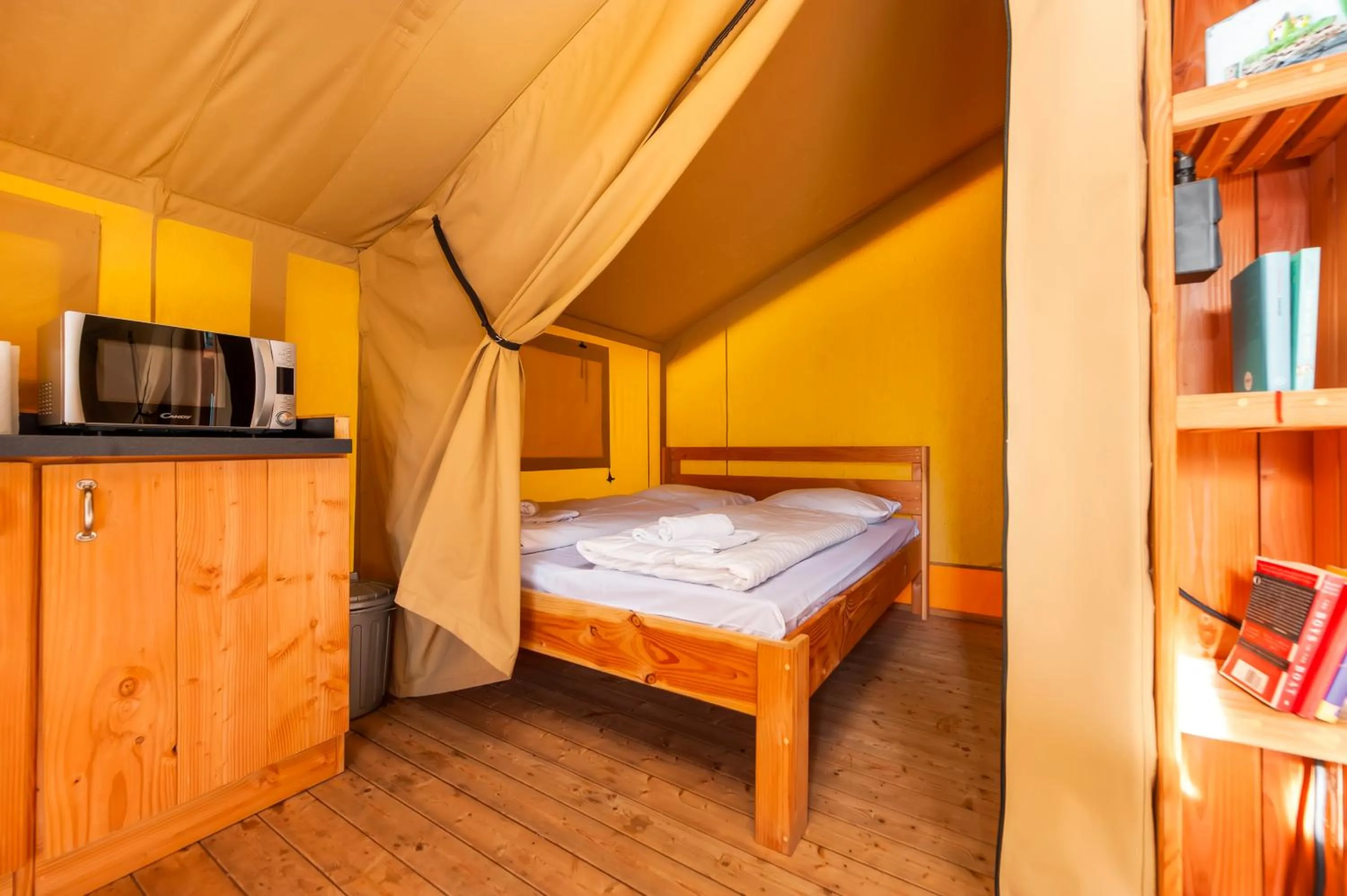 Photo of the whole room, Bed in Glamping and Mobile Homes Lavanda - Holiday Centre Bi VIllage