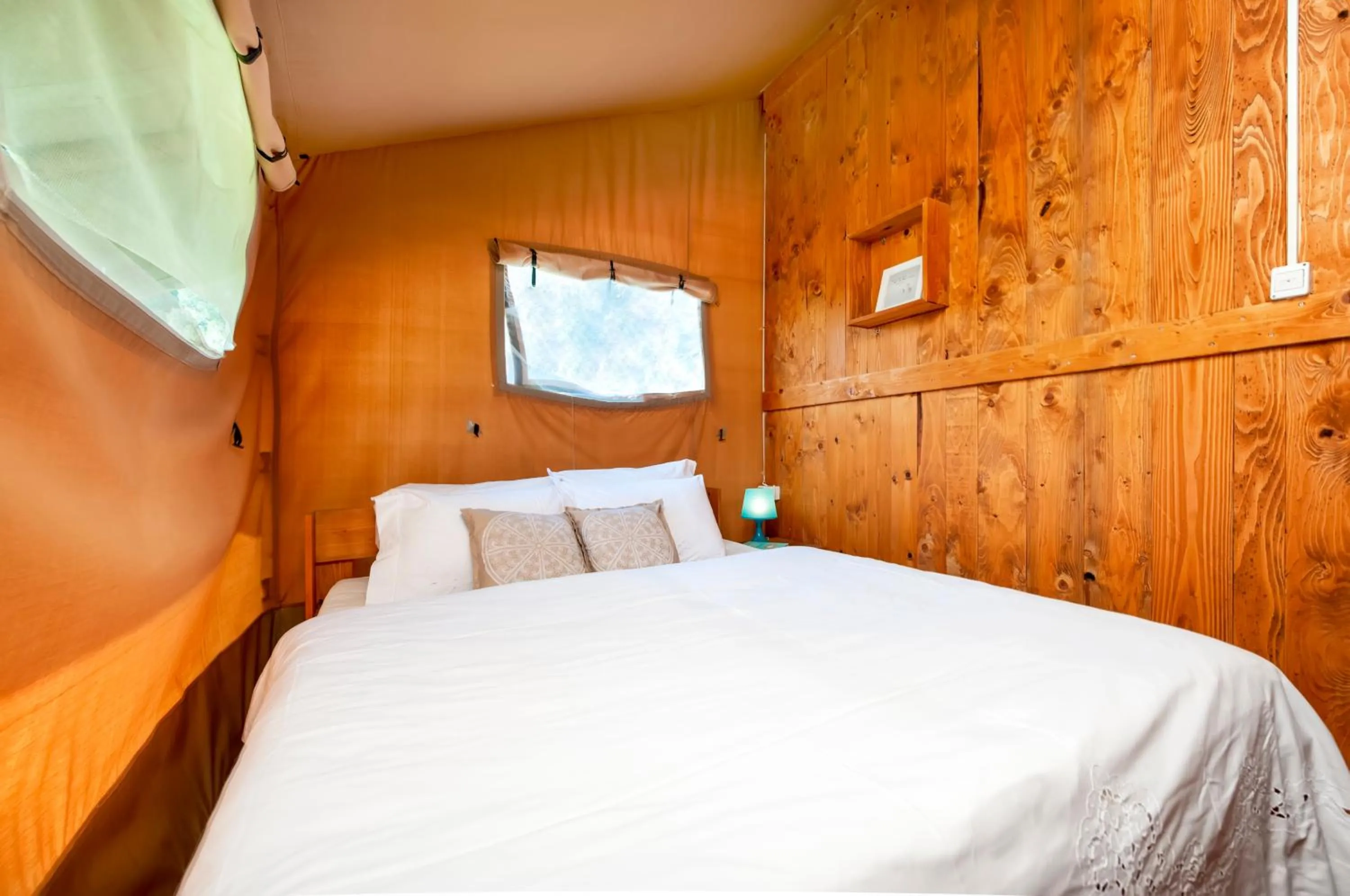 Photo of the whole room, Bed in Glamping and Mobile Homes Lavanda - Holiday Centre Bi VIllage