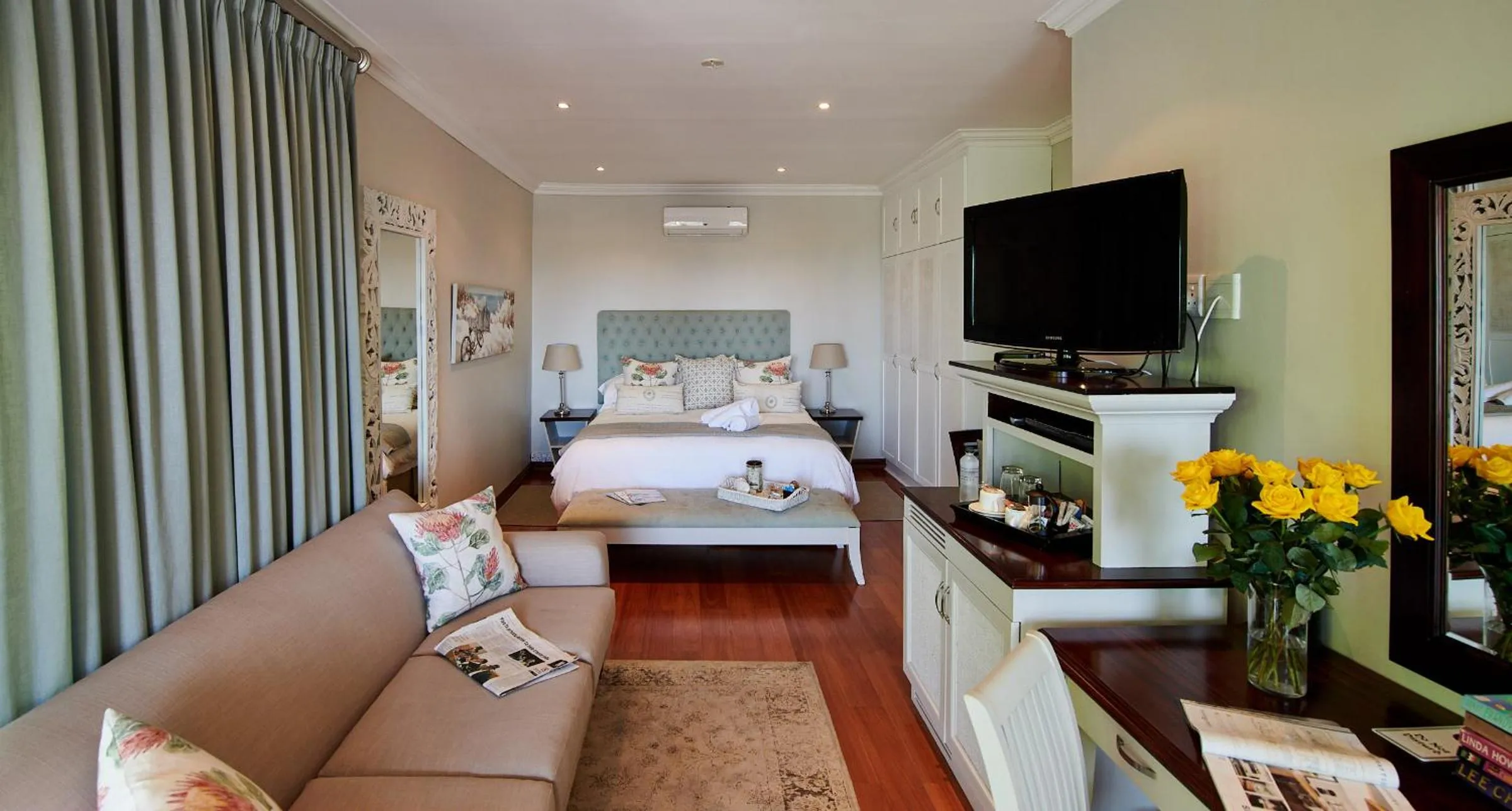 Photo of the whole room, Bed in The Hamptons Guest House