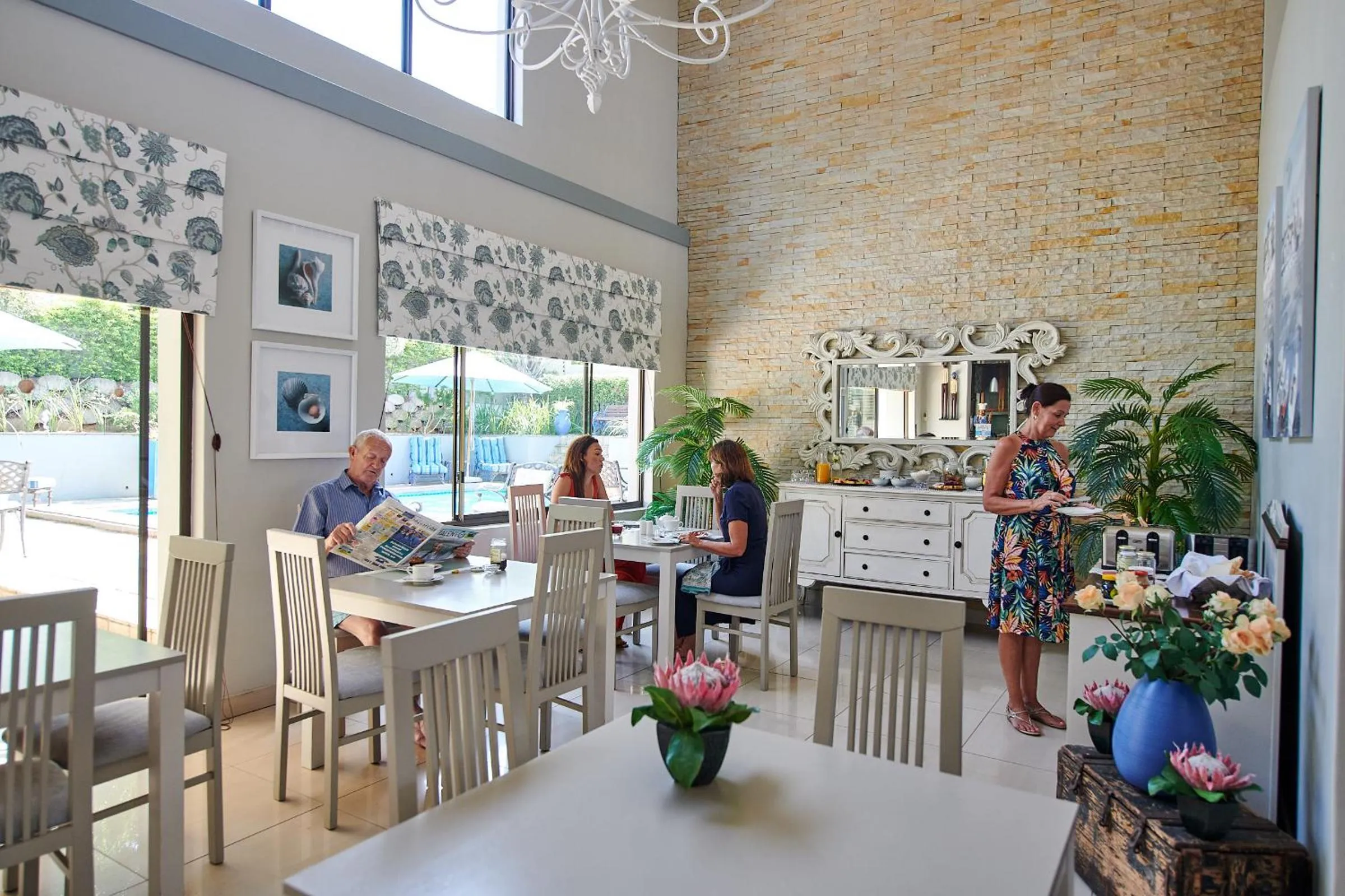 People in The Hamptons Guest House