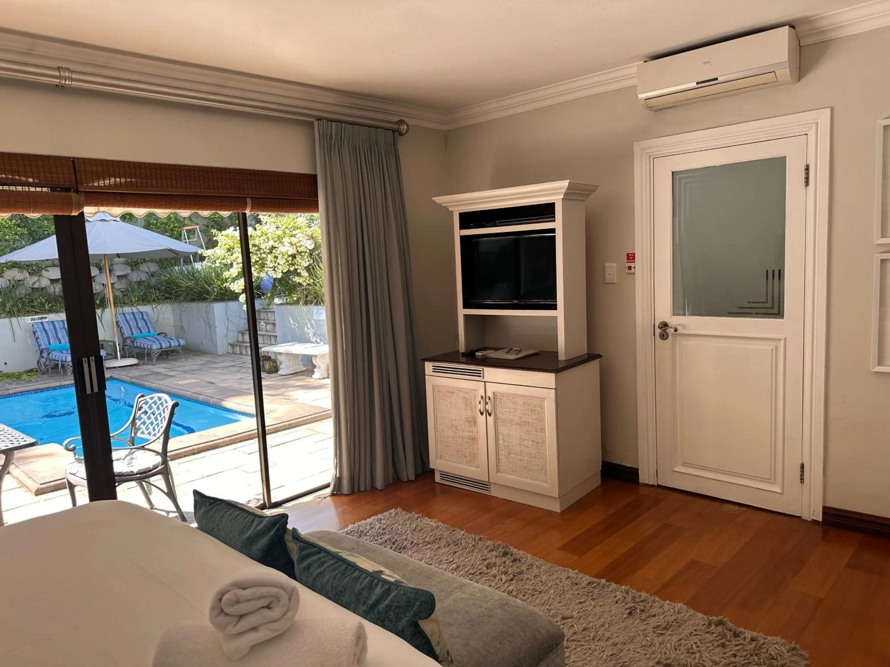 The Hamptons Guest House