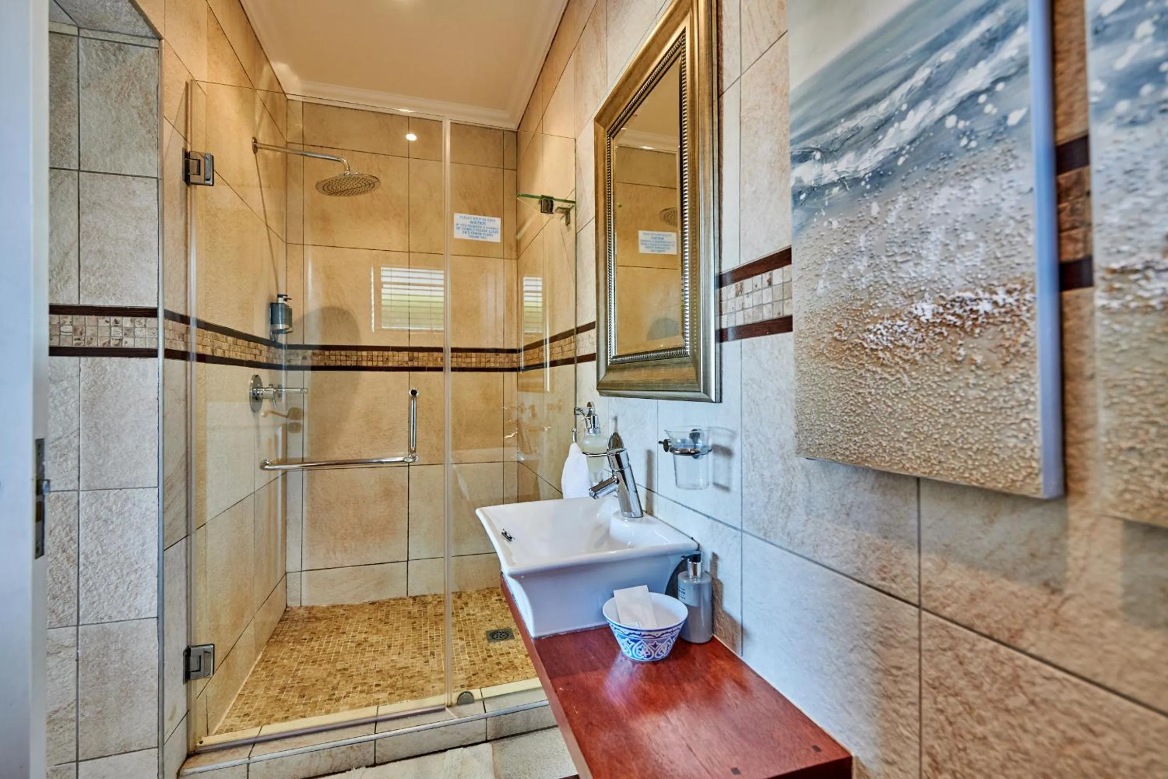 Shower in The Hamptons Guest House