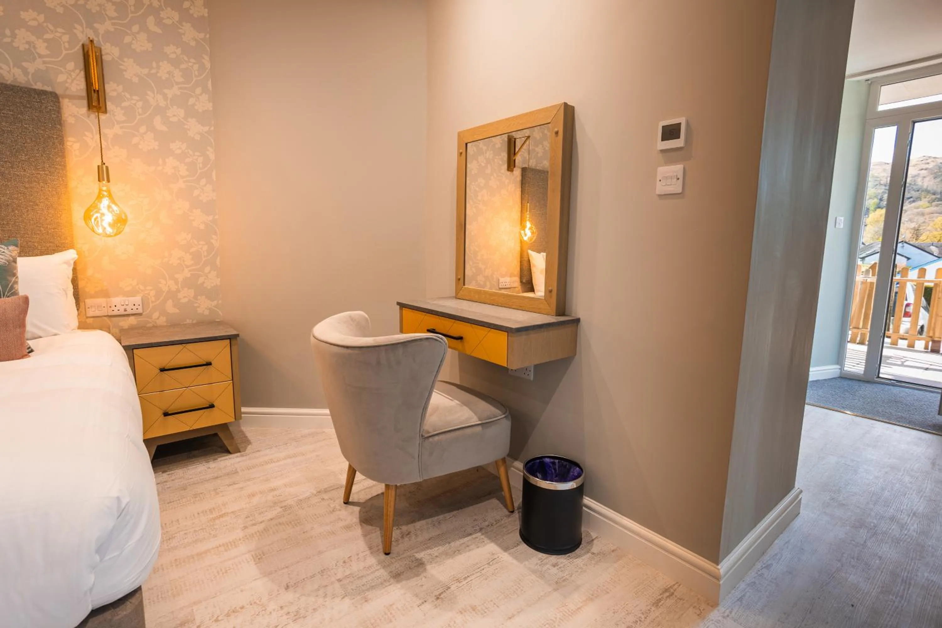 Photo of the whole room, Bed in Ambleside Townhouse