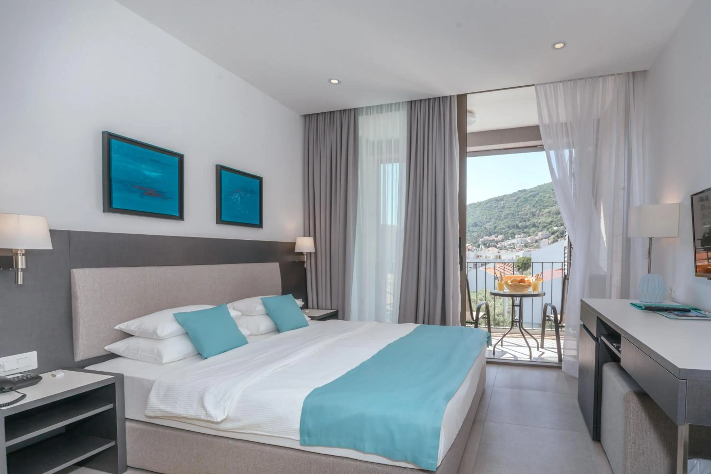 Photo of the whole room, Bed in Hotel Eleven