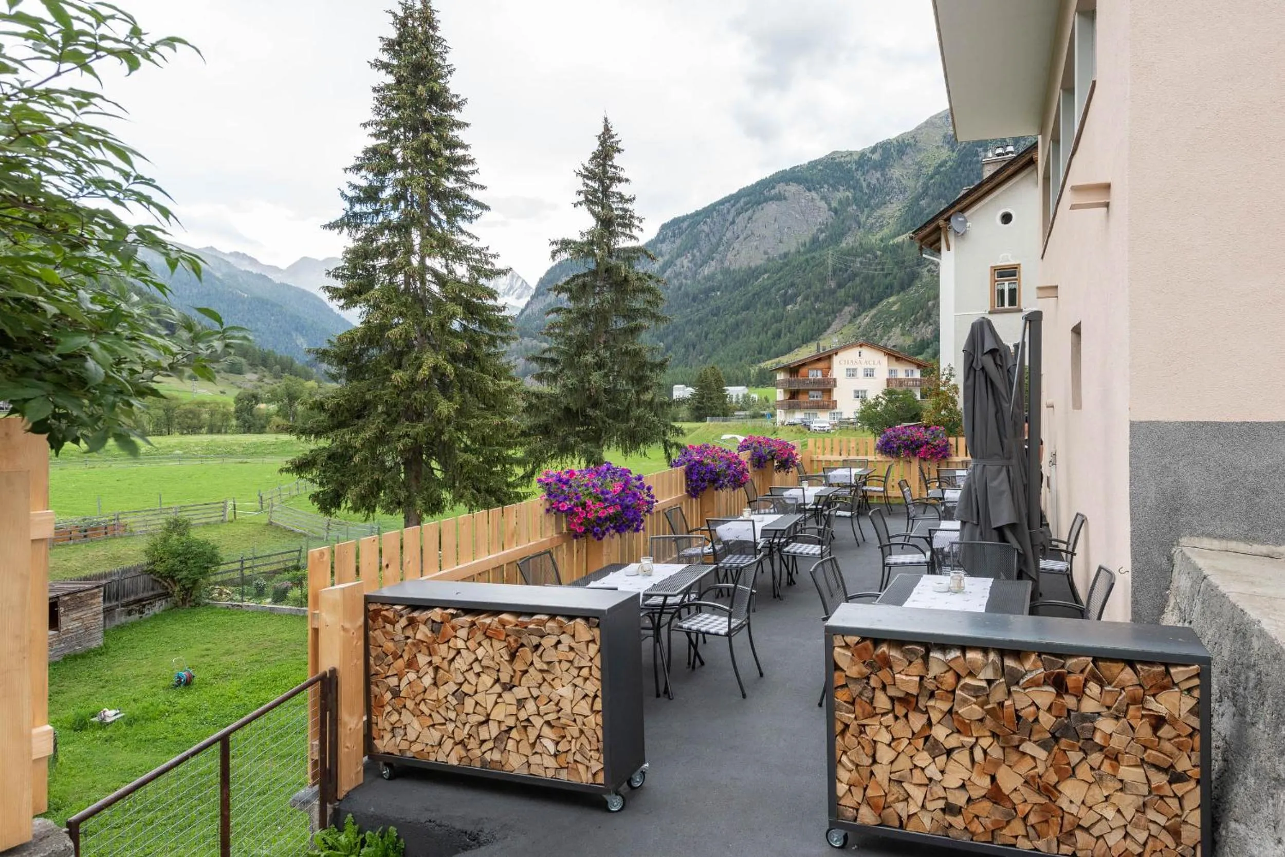 Balcony/Terrace in Hotel Crusch Alba Zernez
