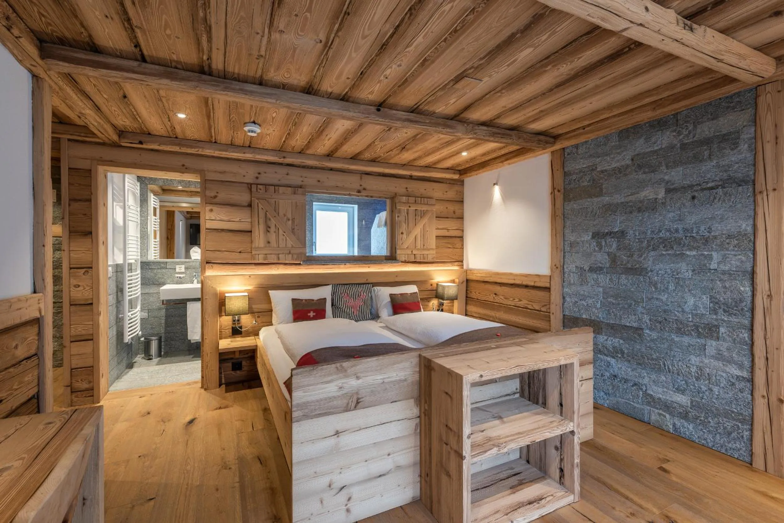 Photo of the whole room, Bed in Hotel Crusch Alba Zernez