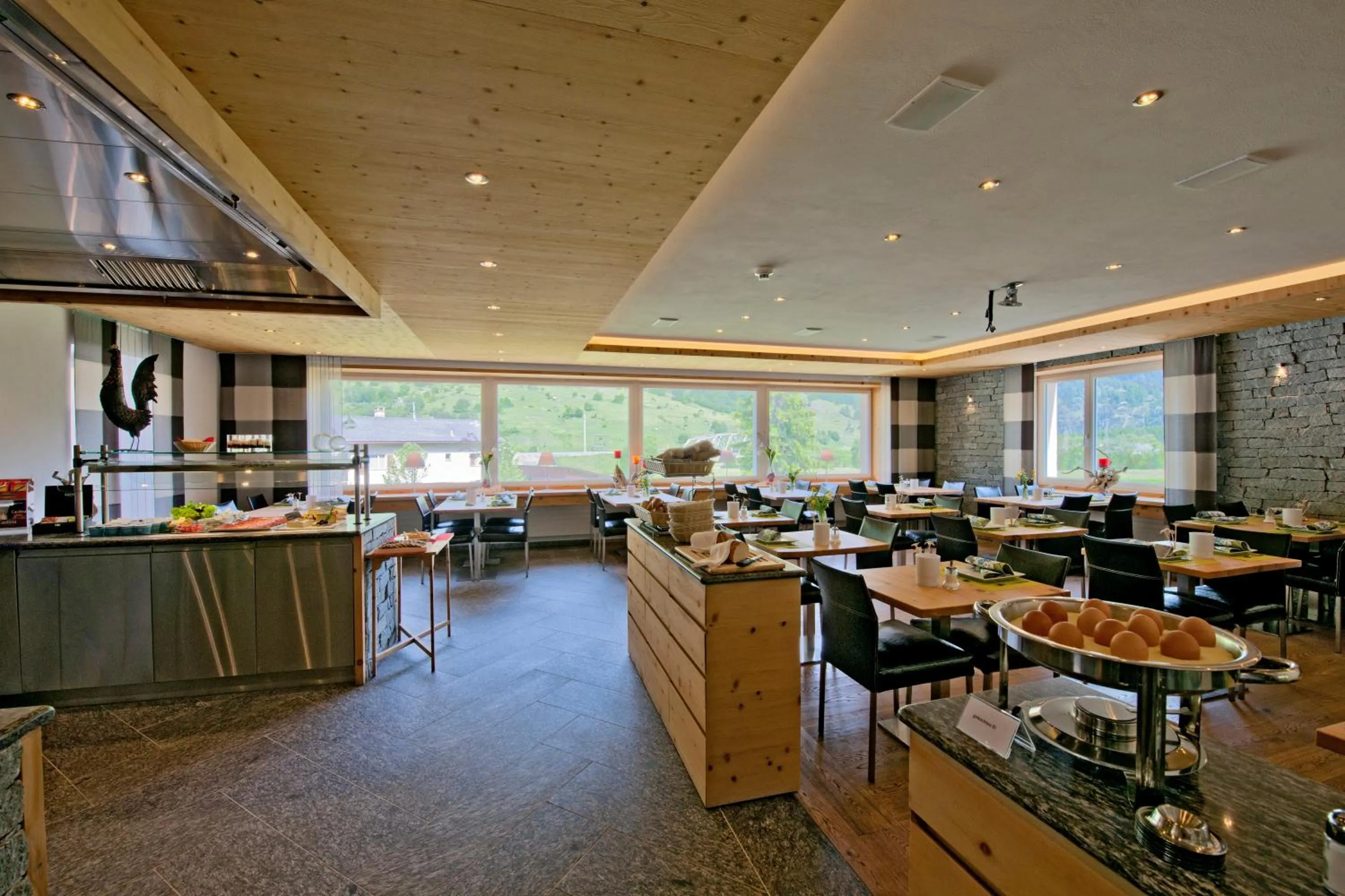 Restaurant/places to eat in Hotel Crusch Alba Zernez