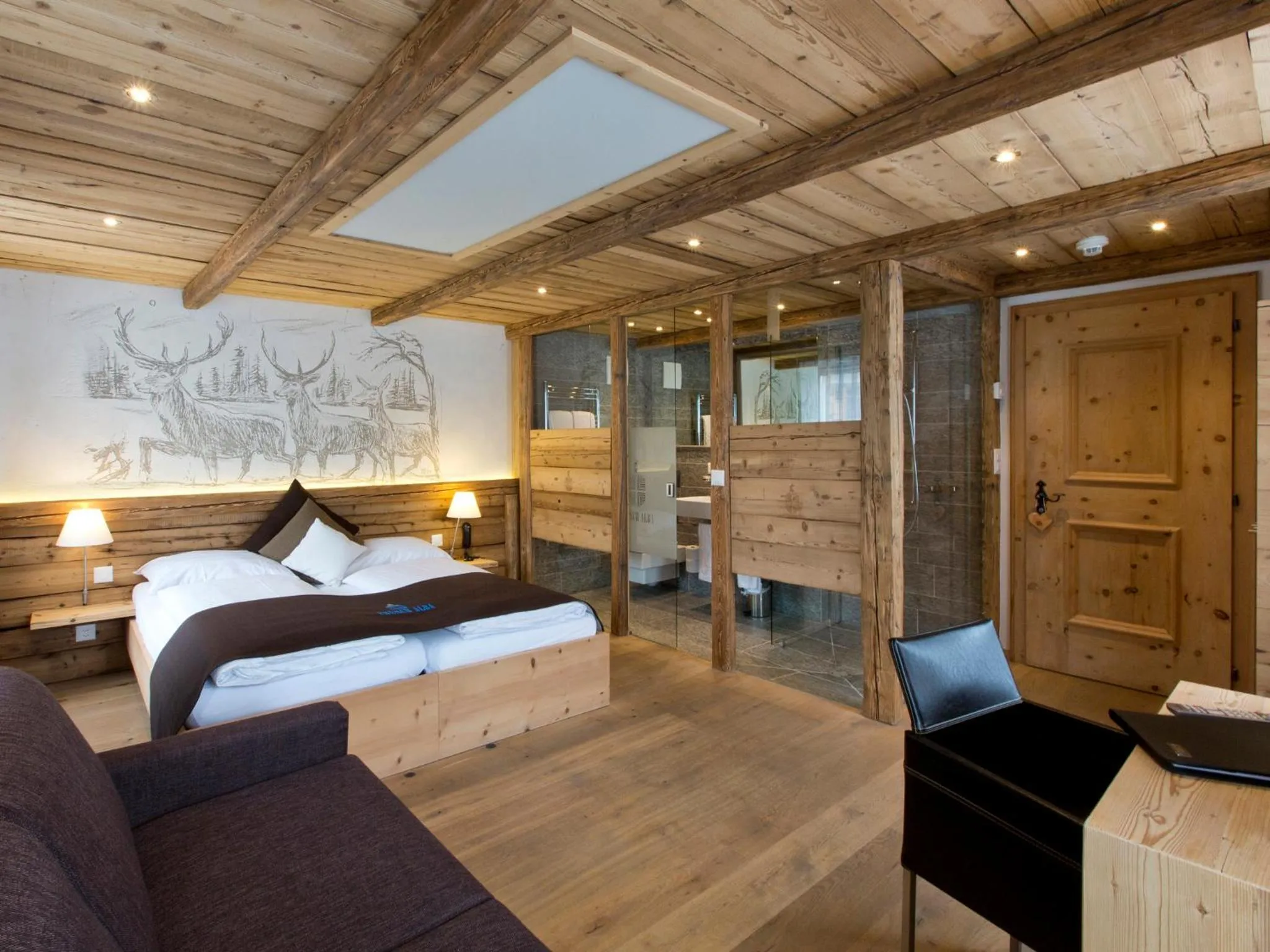 Photo of the whole room, Bed in Hotel Crusch Alba Zernez