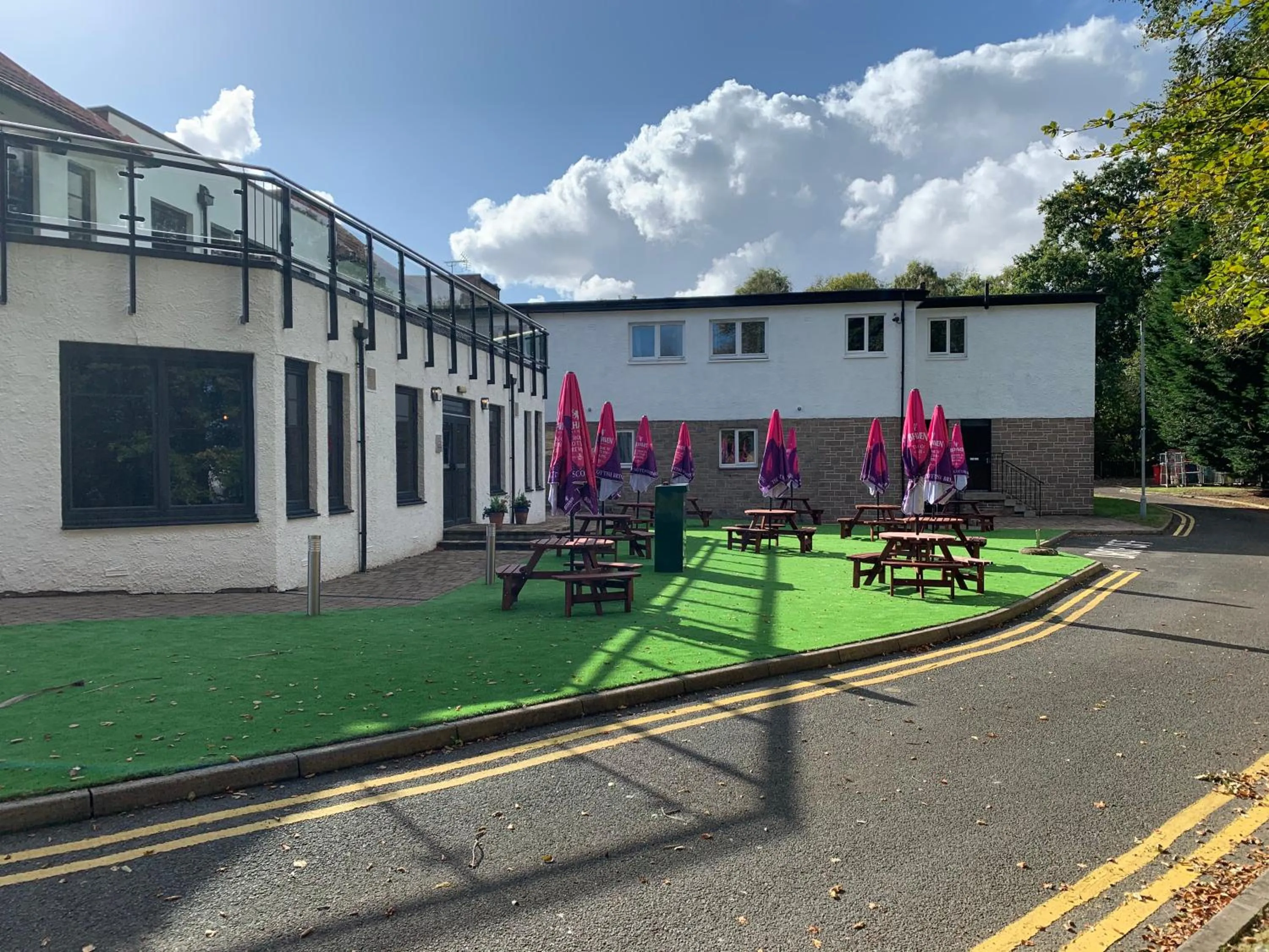 Garden in Crowwood Hotel and Alba Restaurant