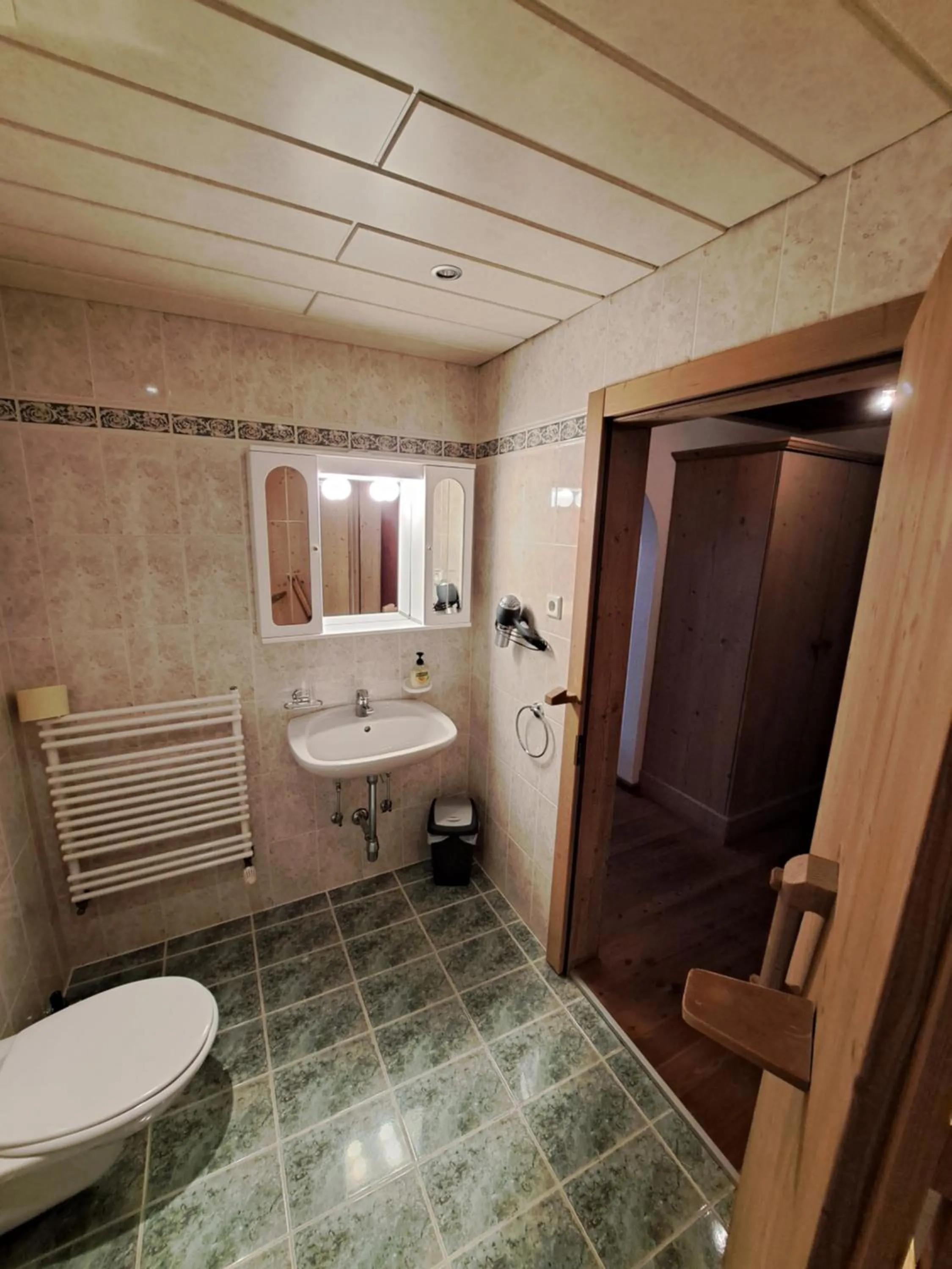 Shower in Gasthof Stauder