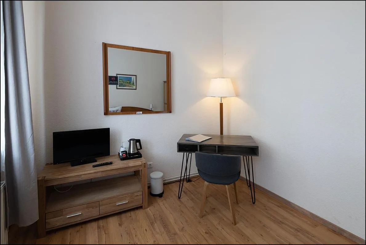 TV and multimedia in MARKT EINS Gästezimmer