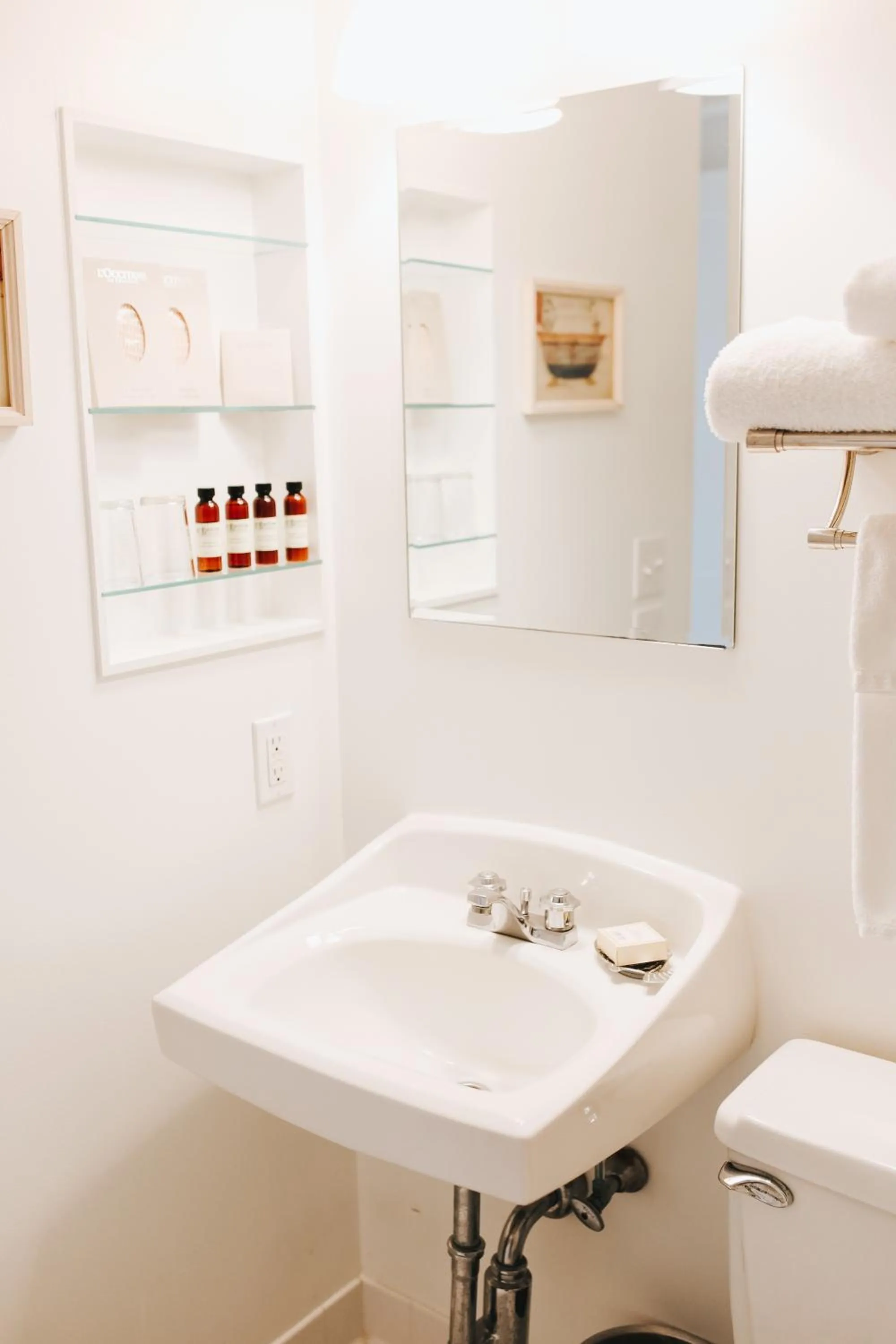 Shower in Chebeague Island Inn