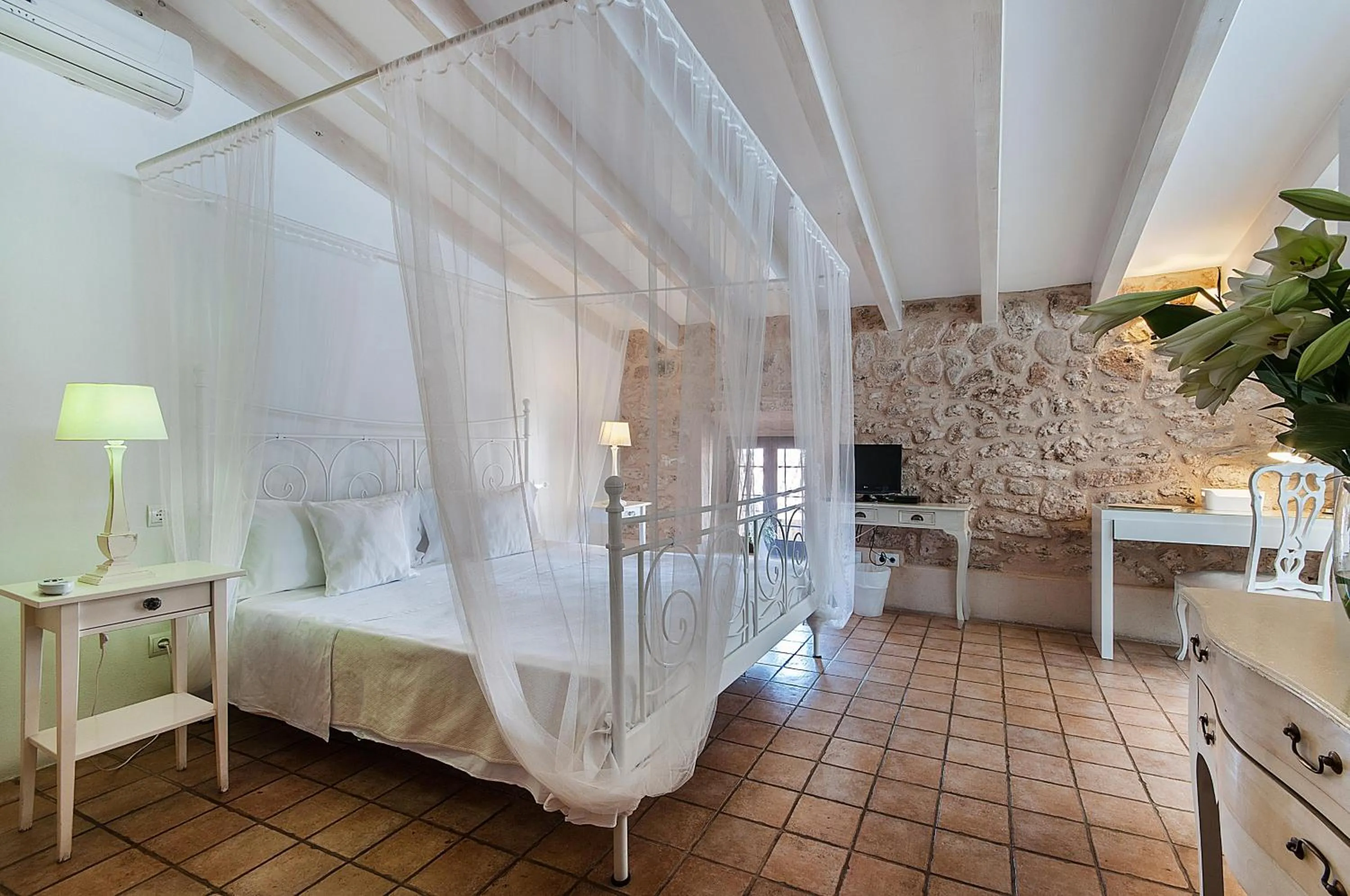 Photo of the whole room, Bed in Ca´n Pere