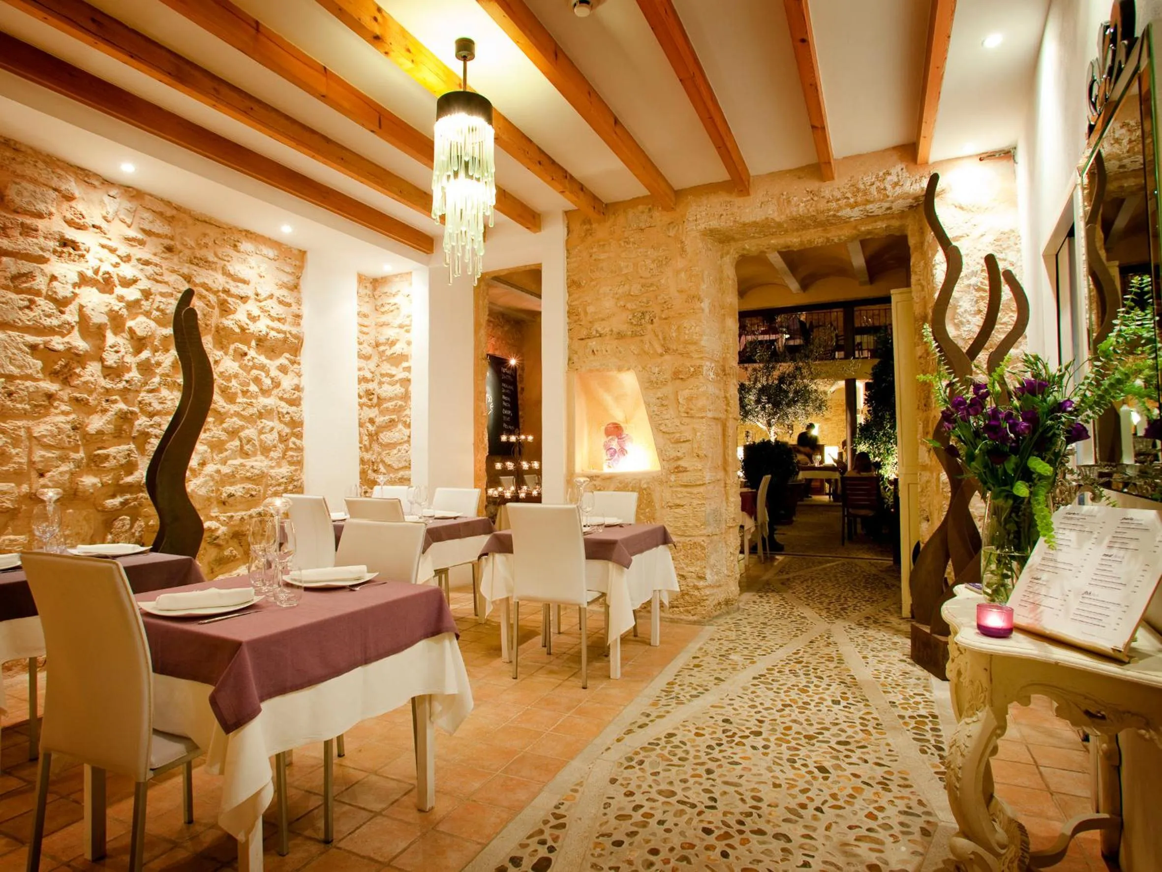 Restaurant/places to eat in Ca´n Pere