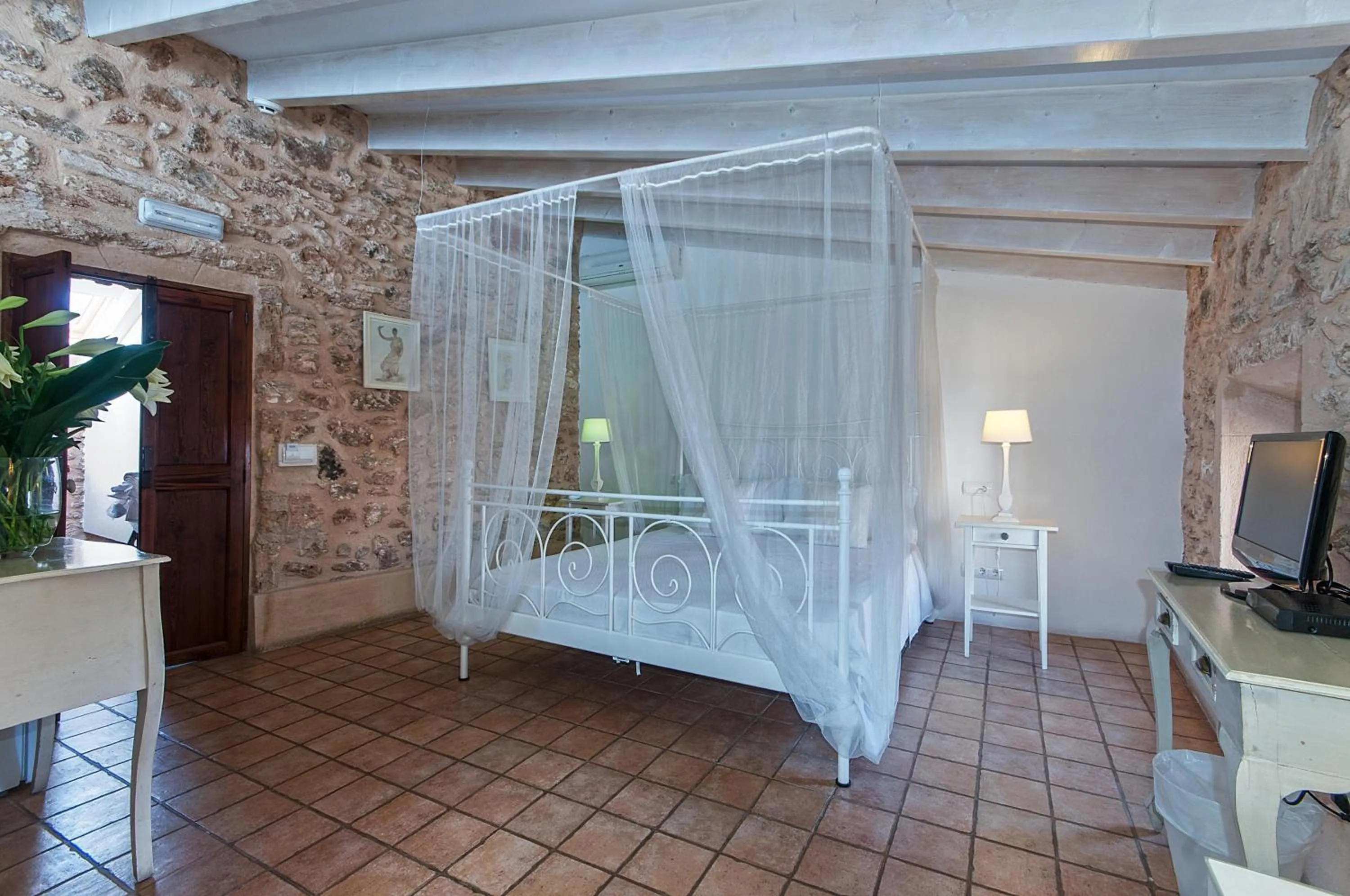 Photo of the whole room, Bed in Ca´n Pere