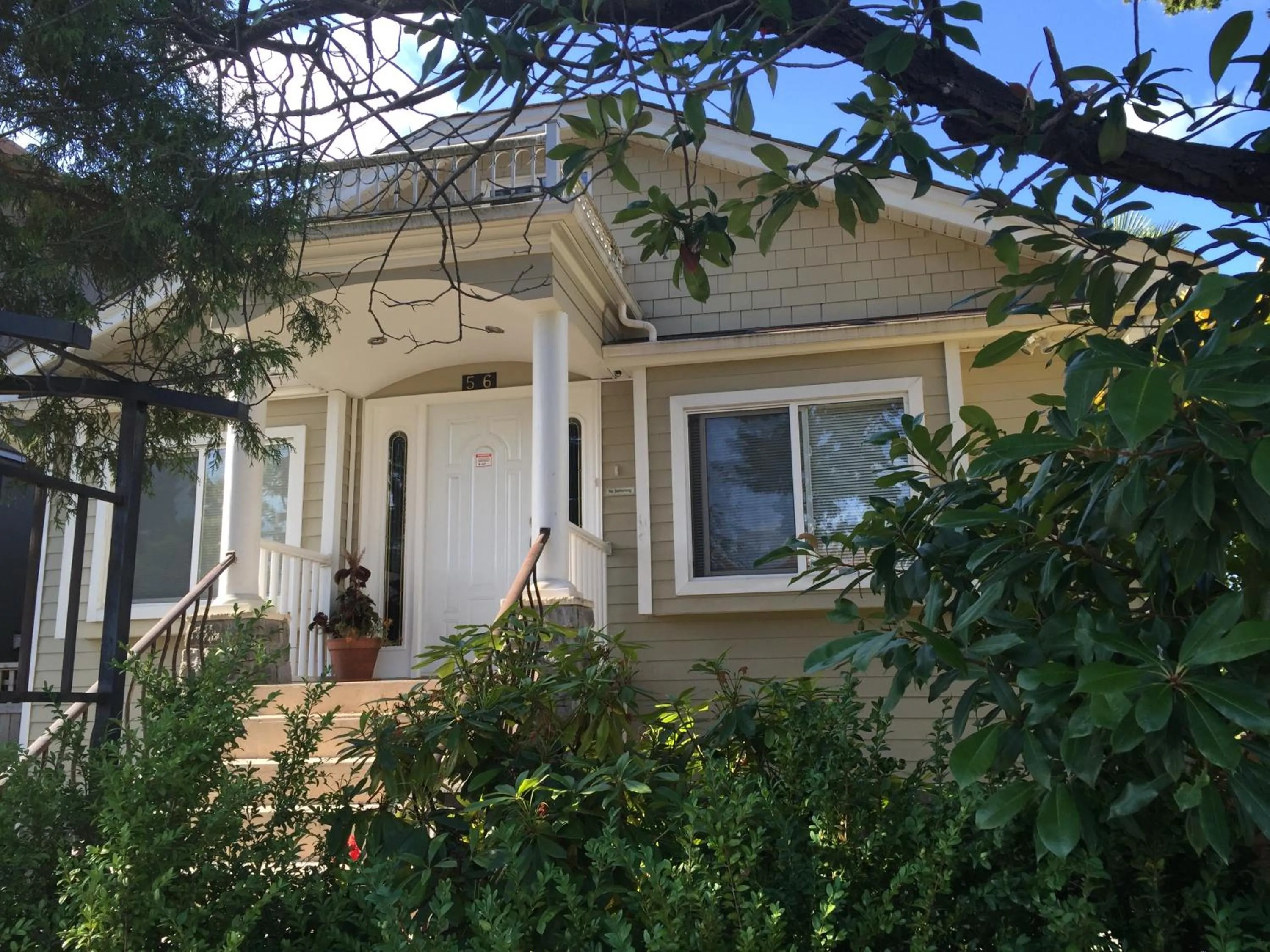 Property building in Cozy Bedrooms Guest House