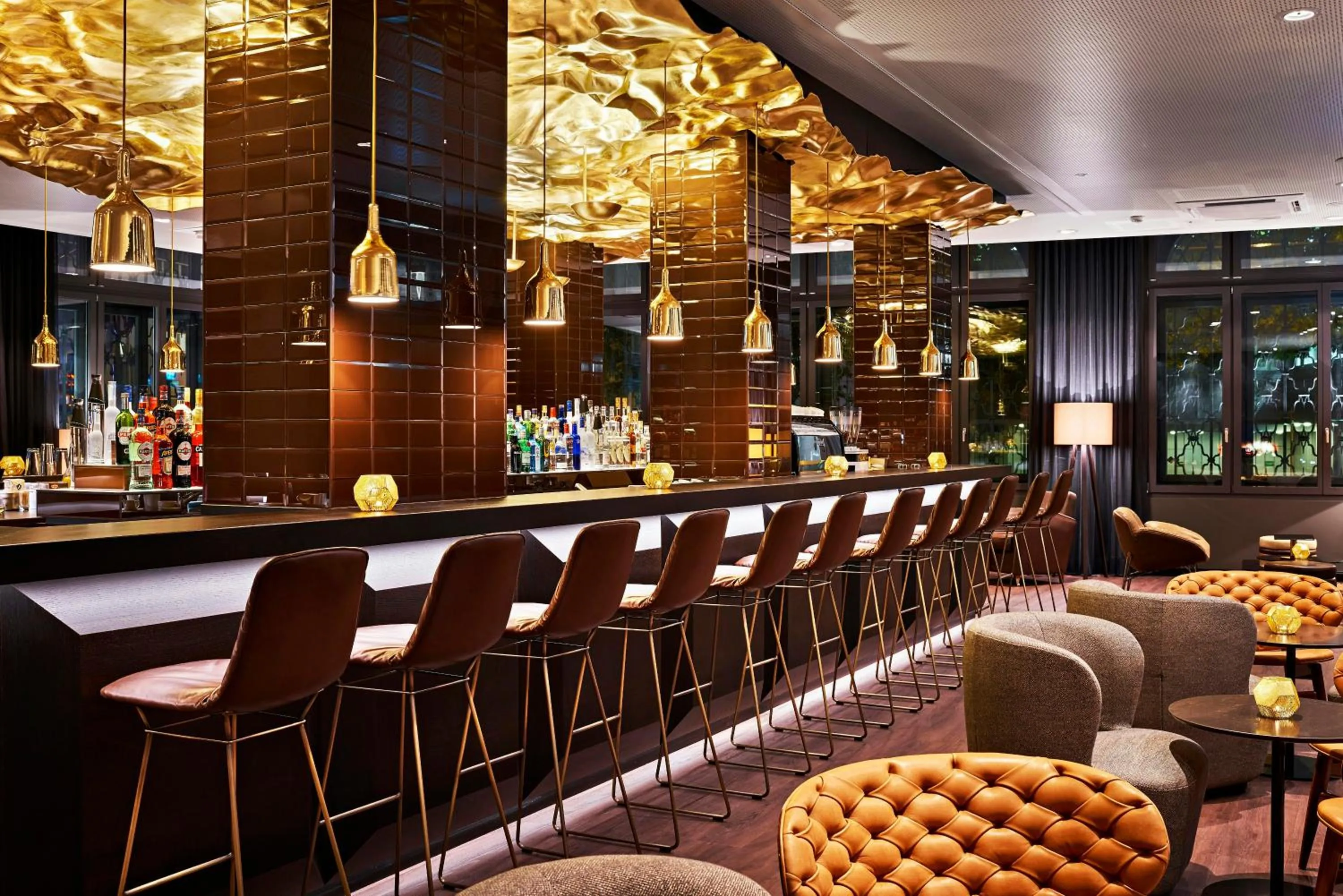Lounge or bar in Motel One Zürich
