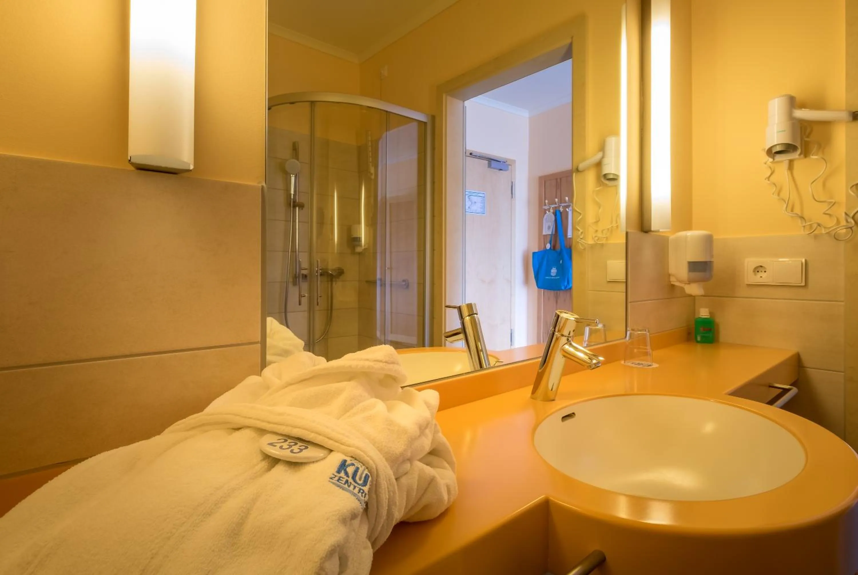 Bathroom in Kurzentrum Waren (Müritz)